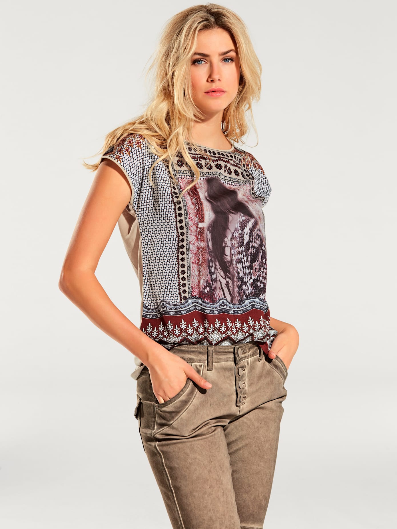 T-shirt imprimé imprimé photo tendance devant, dos uni