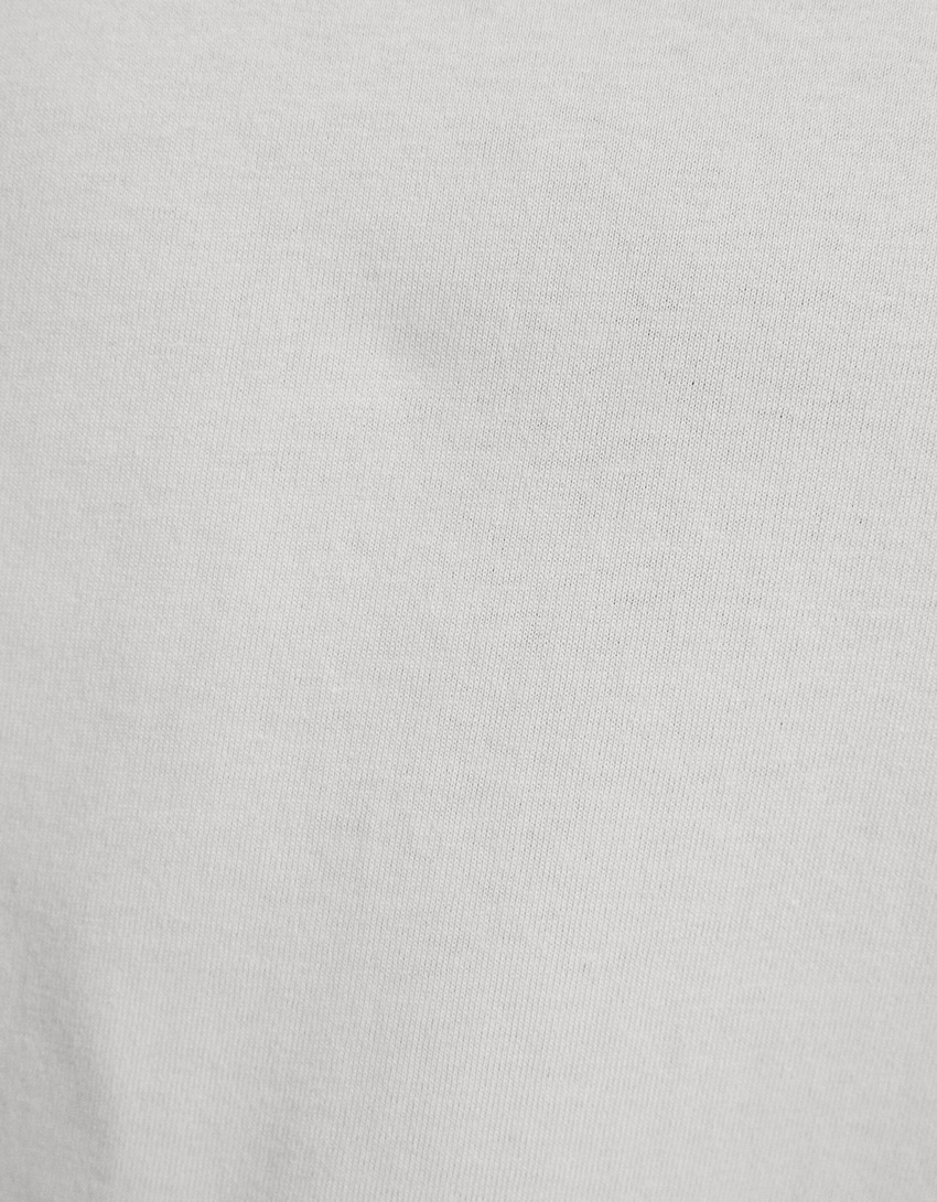 Camiseta cropped de manga curta com modelagem quadrada