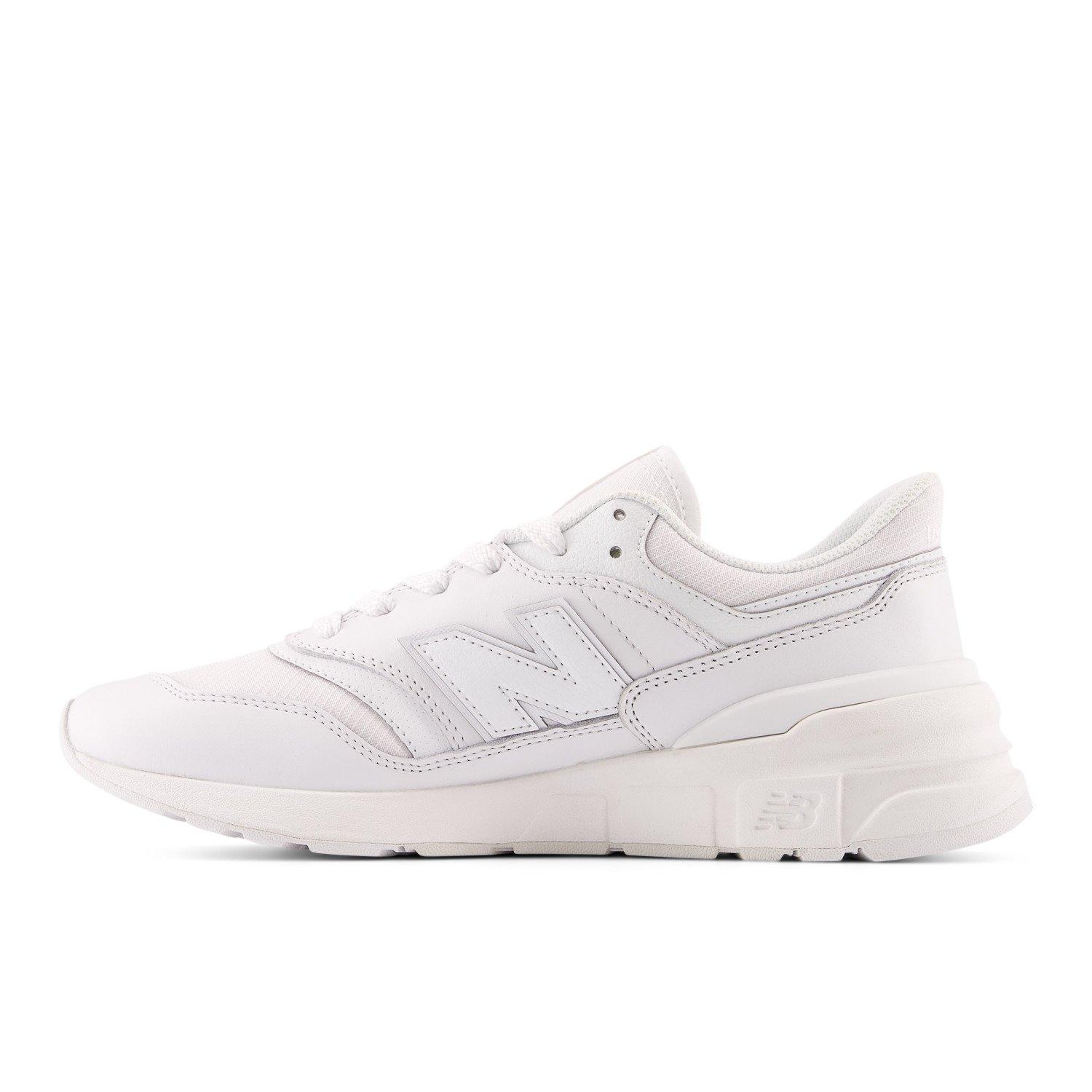 New Balance 977R Trainers