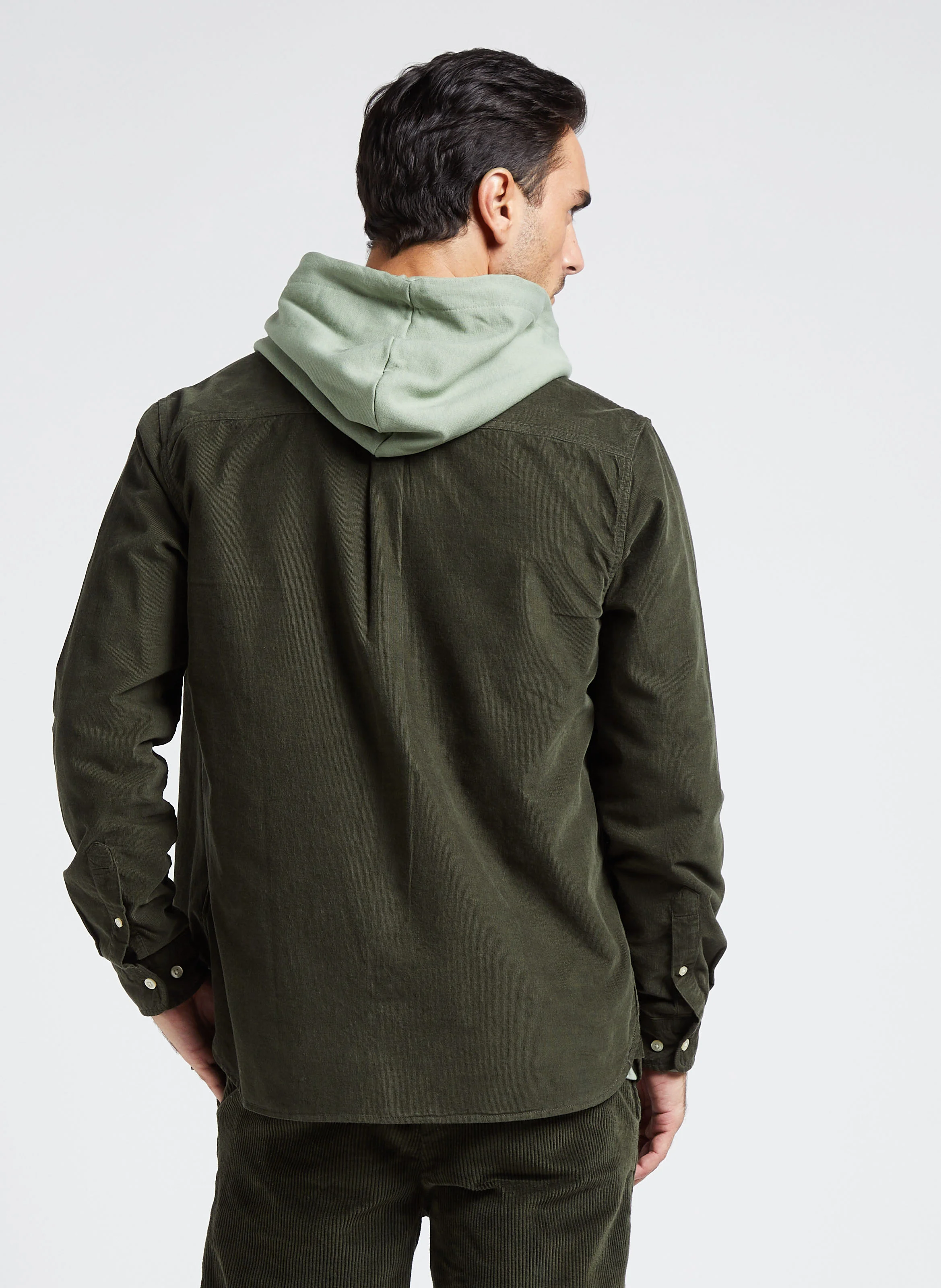 Chemise col classique aspect velours côtelé en coton bio | Vert