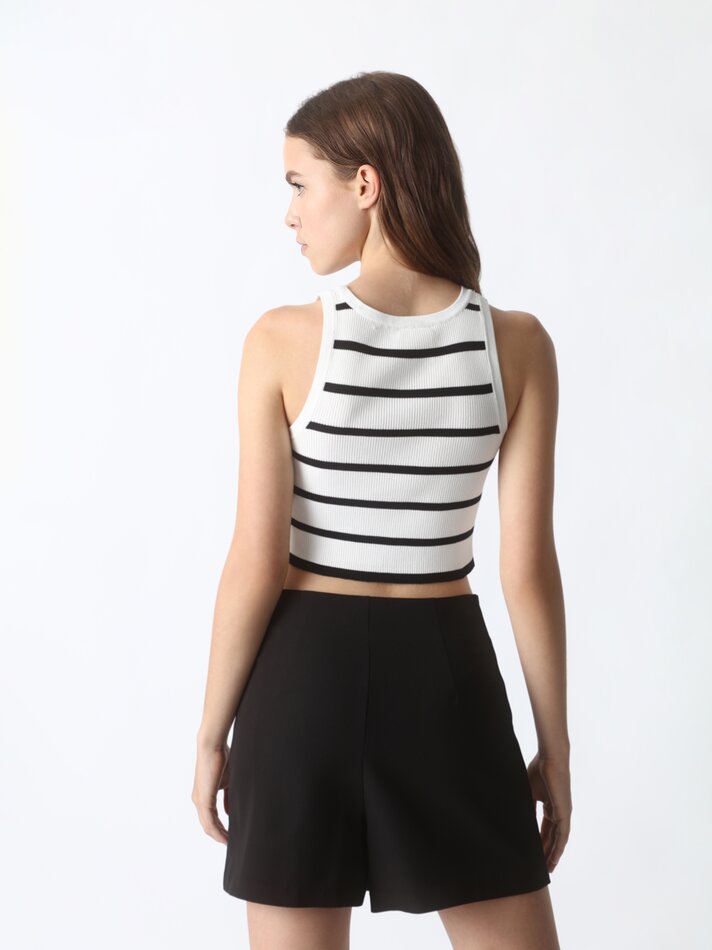 Top cropped canelado - Preto/Branco