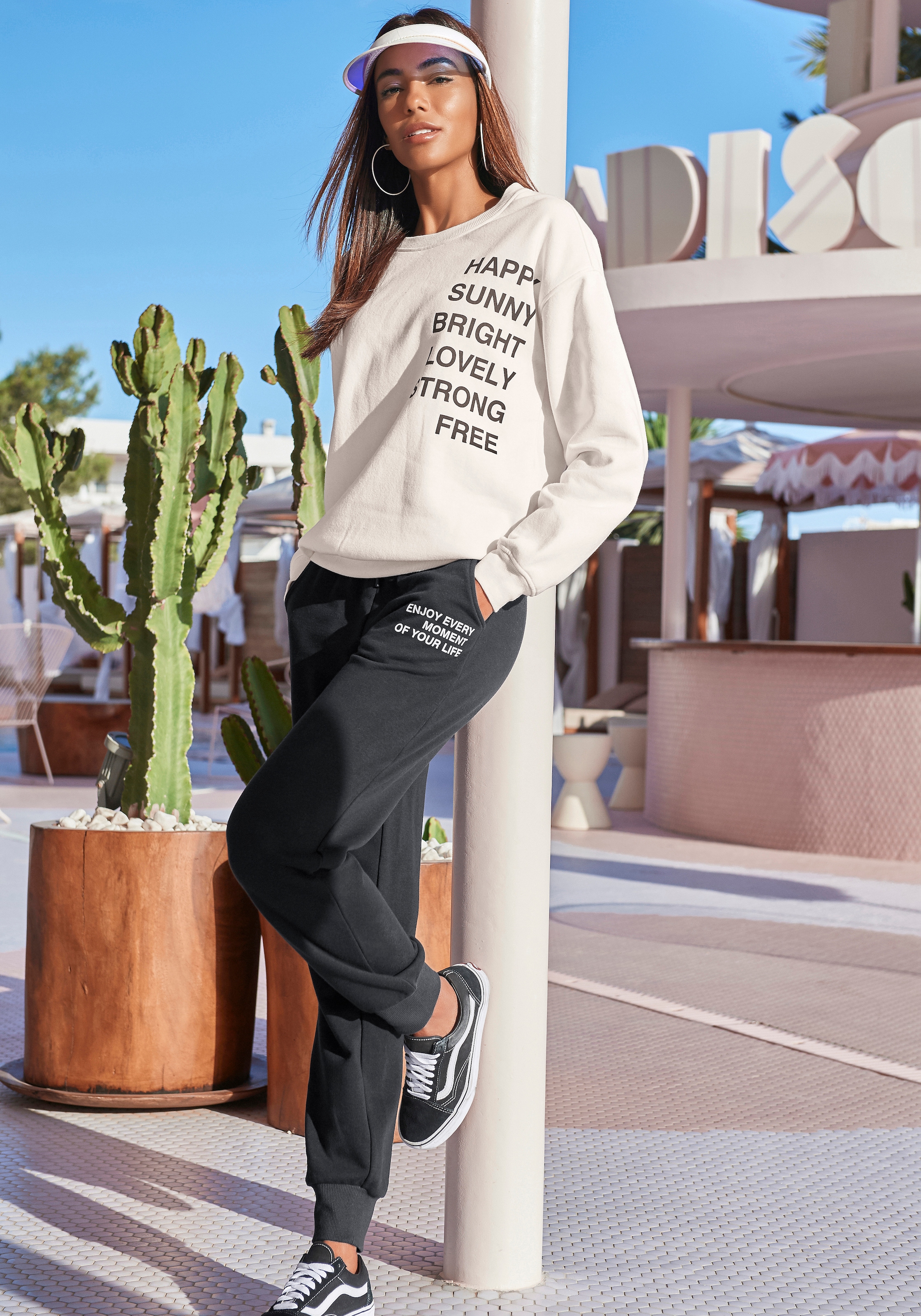 Buffalo Jogginghose  mit seitlichen Eingrifftaschen, Loungeanzug
