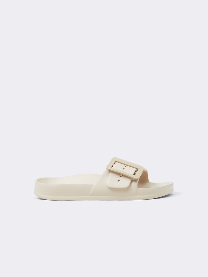 Sandália com fivela - Branco-creme