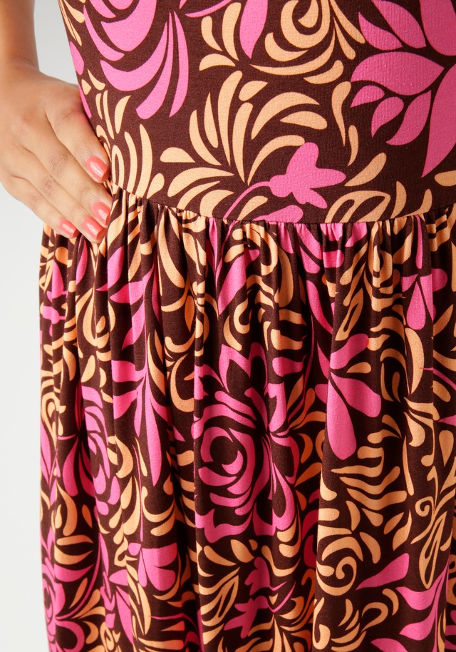 Aniston CASUAL Sommerkleid mit farbharmonischem, grafischen Rosendruck