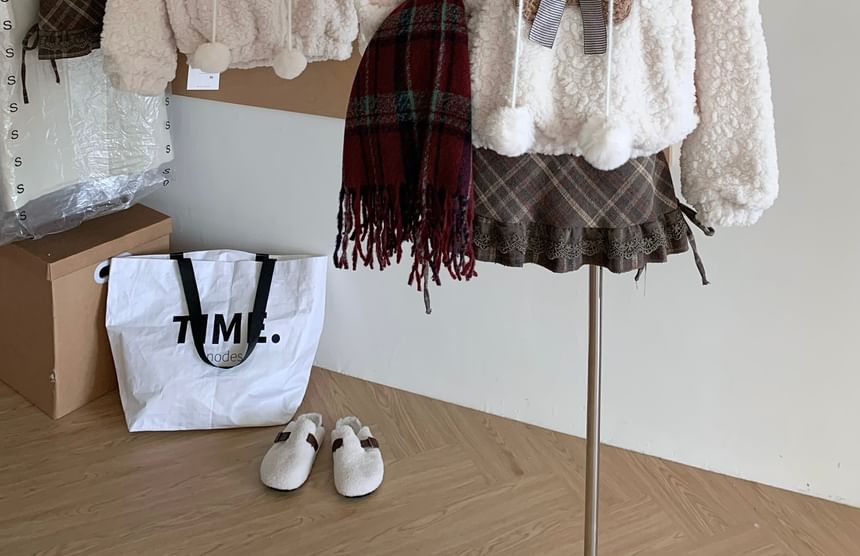 Dute - Set: Fleece hoodie met beerpatroon + geruite mini-A-lijn rok met hoge taille en ruches