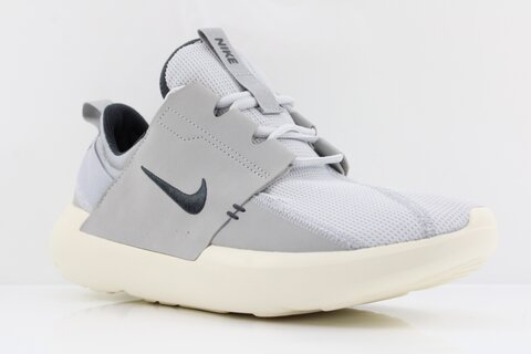 Nike Sneaker