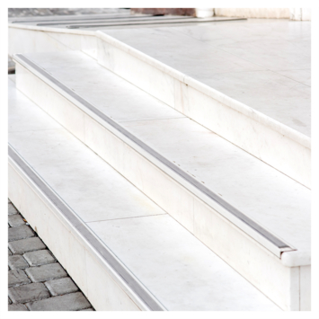 Trapkant aluminium mat zilver 25x6x1000x1,6mm