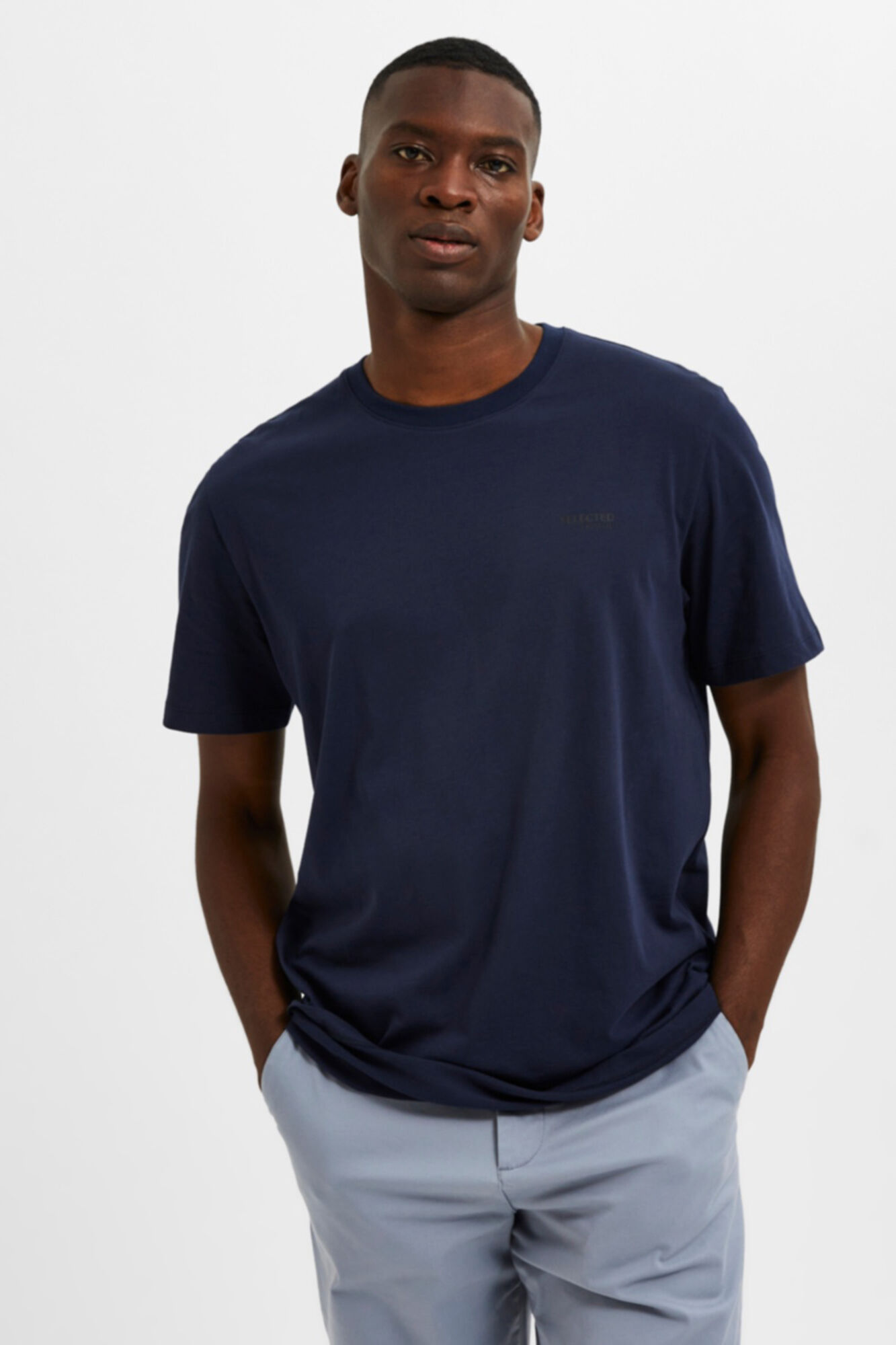 Camiseta de manga curta com modelagem regular - Azul marinho