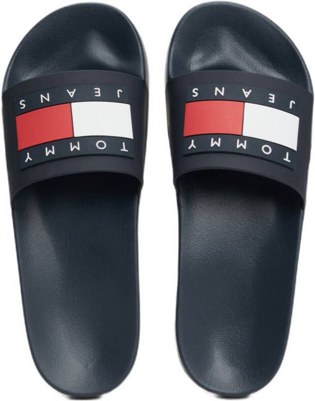 TOMMY JEANS Badslippers POOL SLIDE ESS zomerschoen badschoens slippers met opvallende logo-vlag