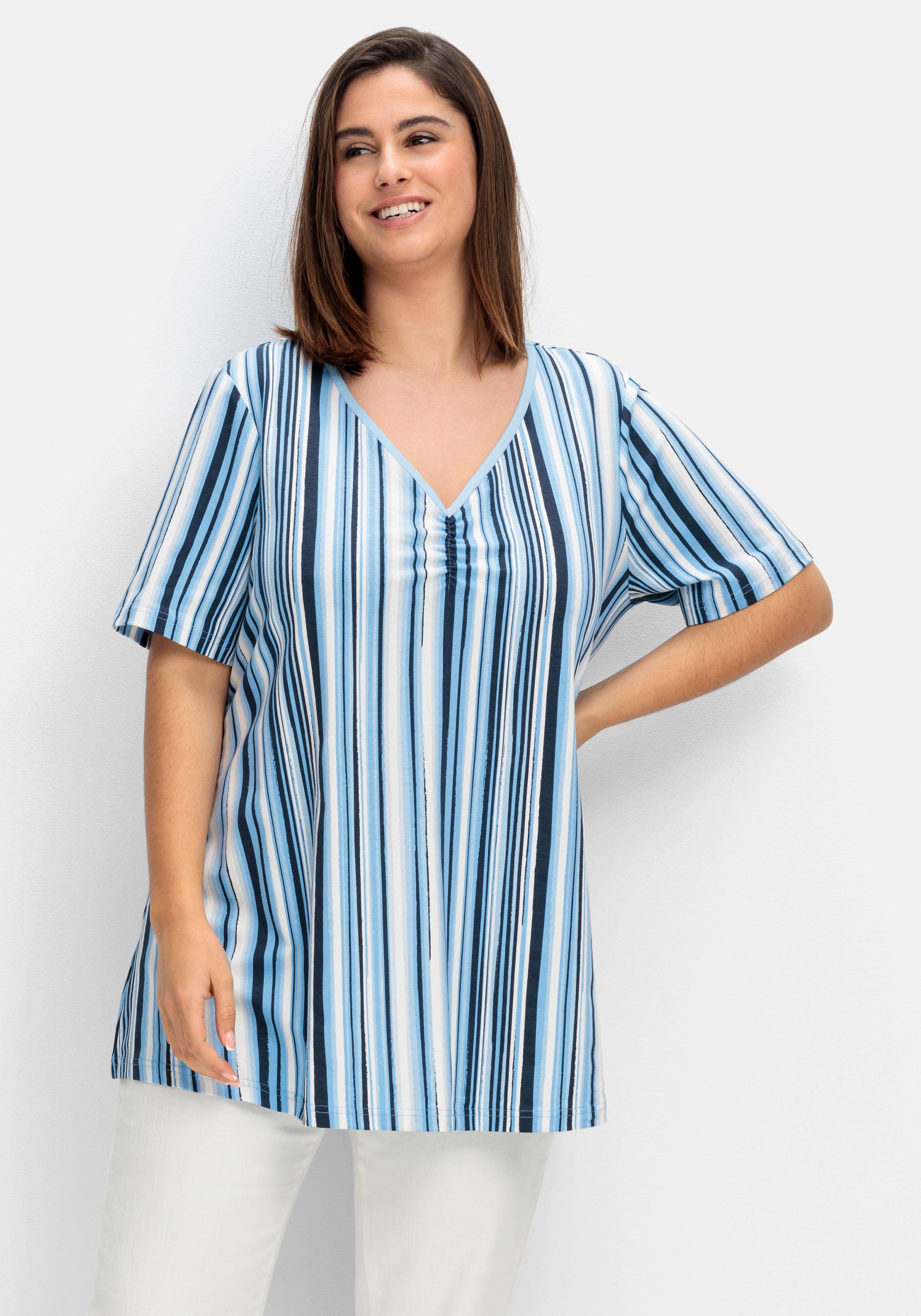 Gestreiftes Shirt mit kleiner Raffung am Ausschnitt