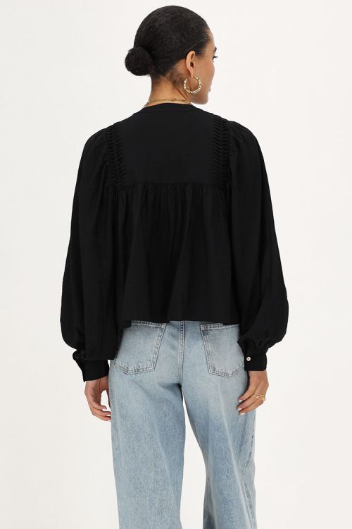 Zwarte blouse met pintuck & ballon mouwen