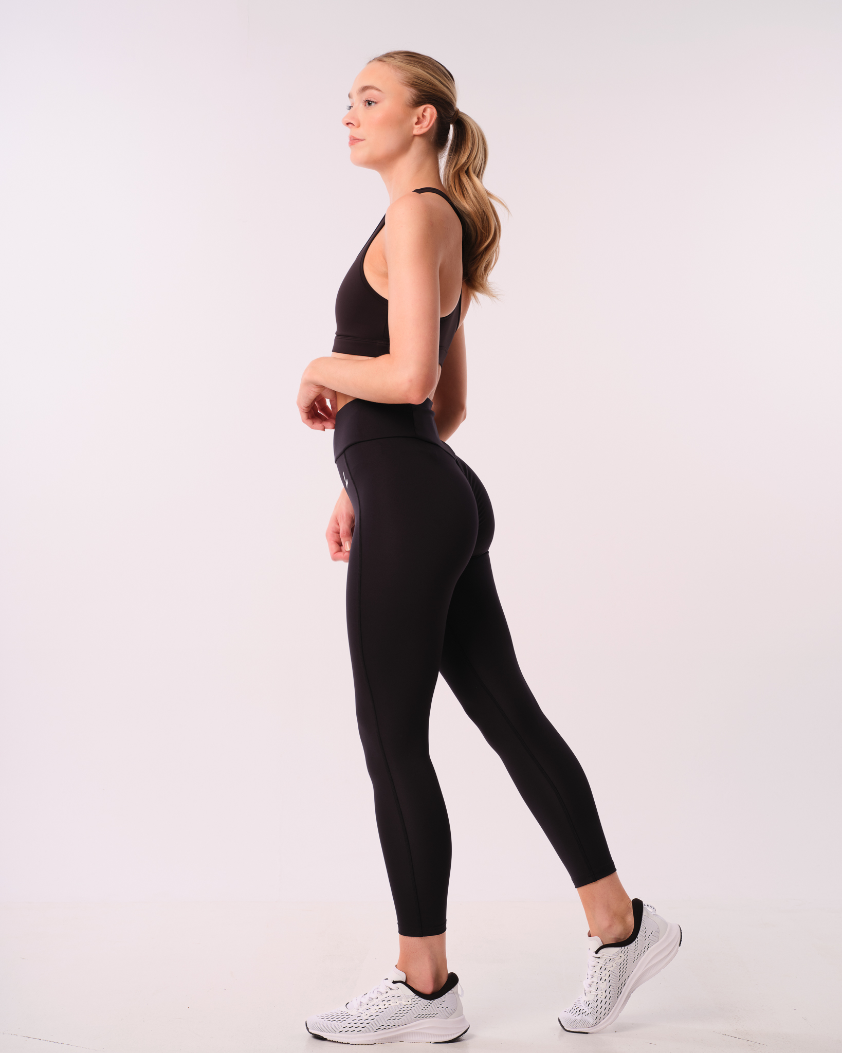 LEVITY Silhouette Favorable Tights Black