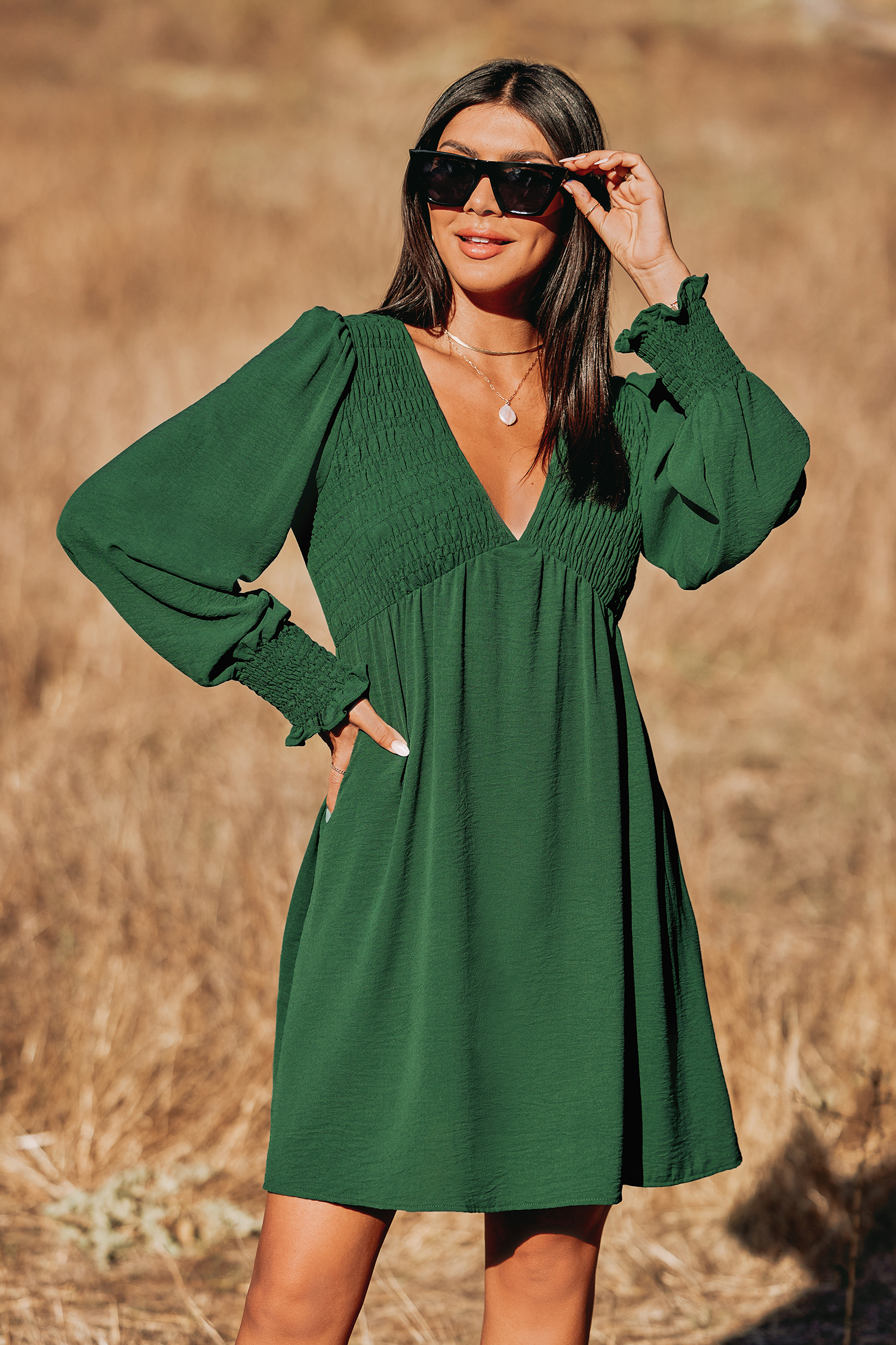 Robe à col en V et smocks