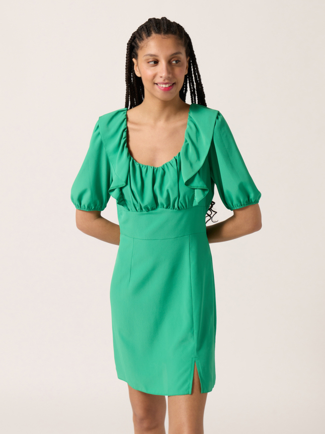 Robe courte à manches courtes