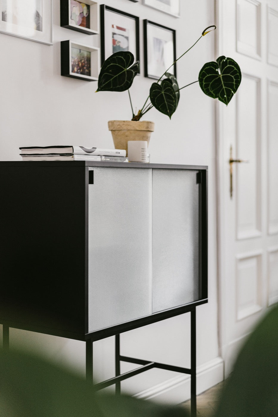 noo.ma LEKKO Console - Vulcano Black