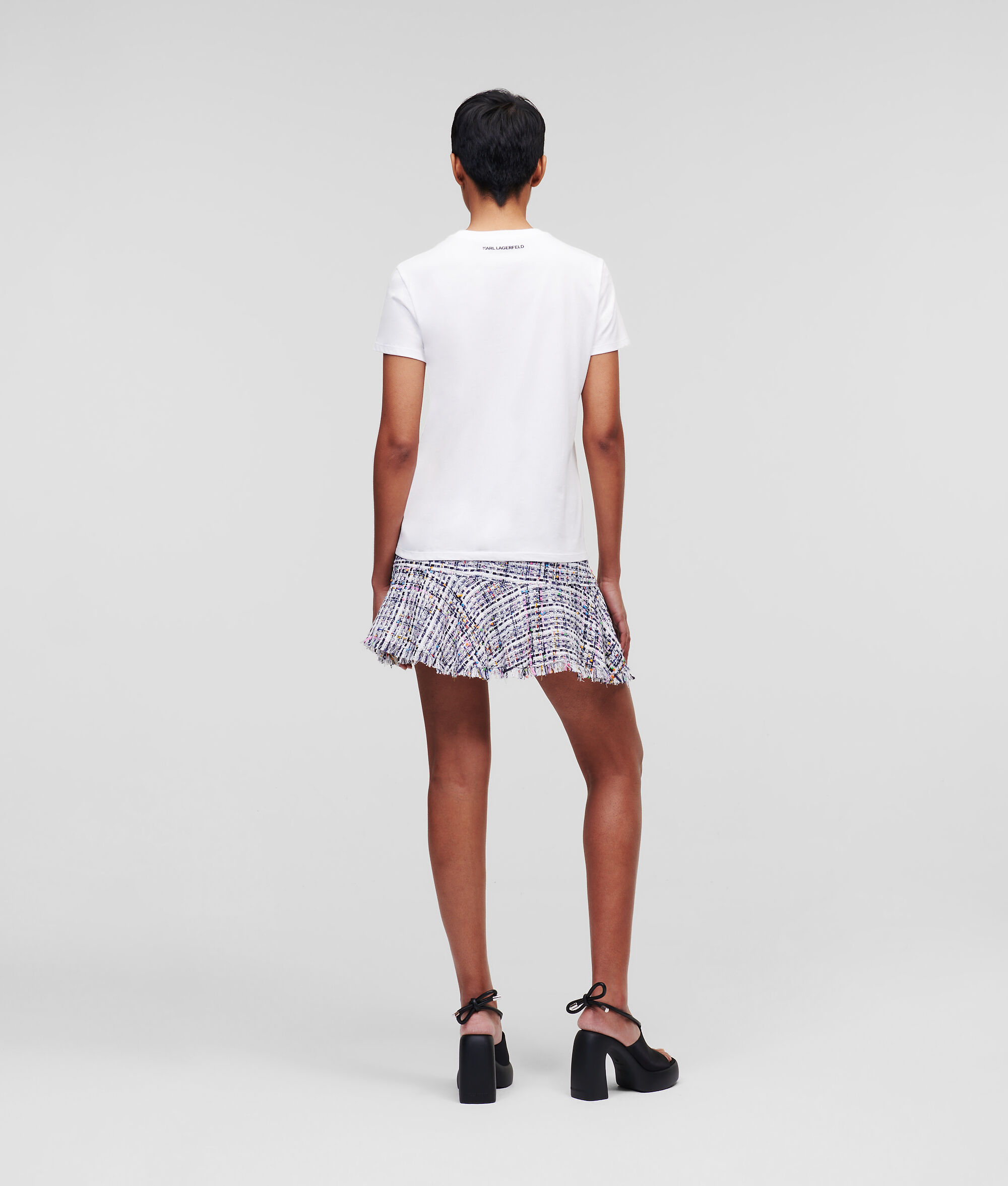 T-SHIRT MOTIF PROFIL KARL EN BOUCLÉ