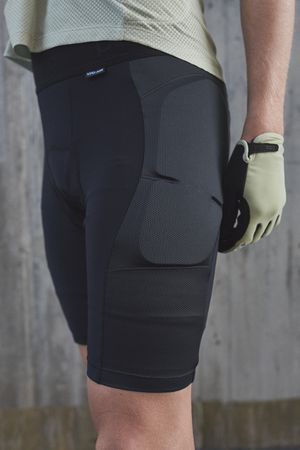 SYNOVIA VPD SHORTS  uranium black  L