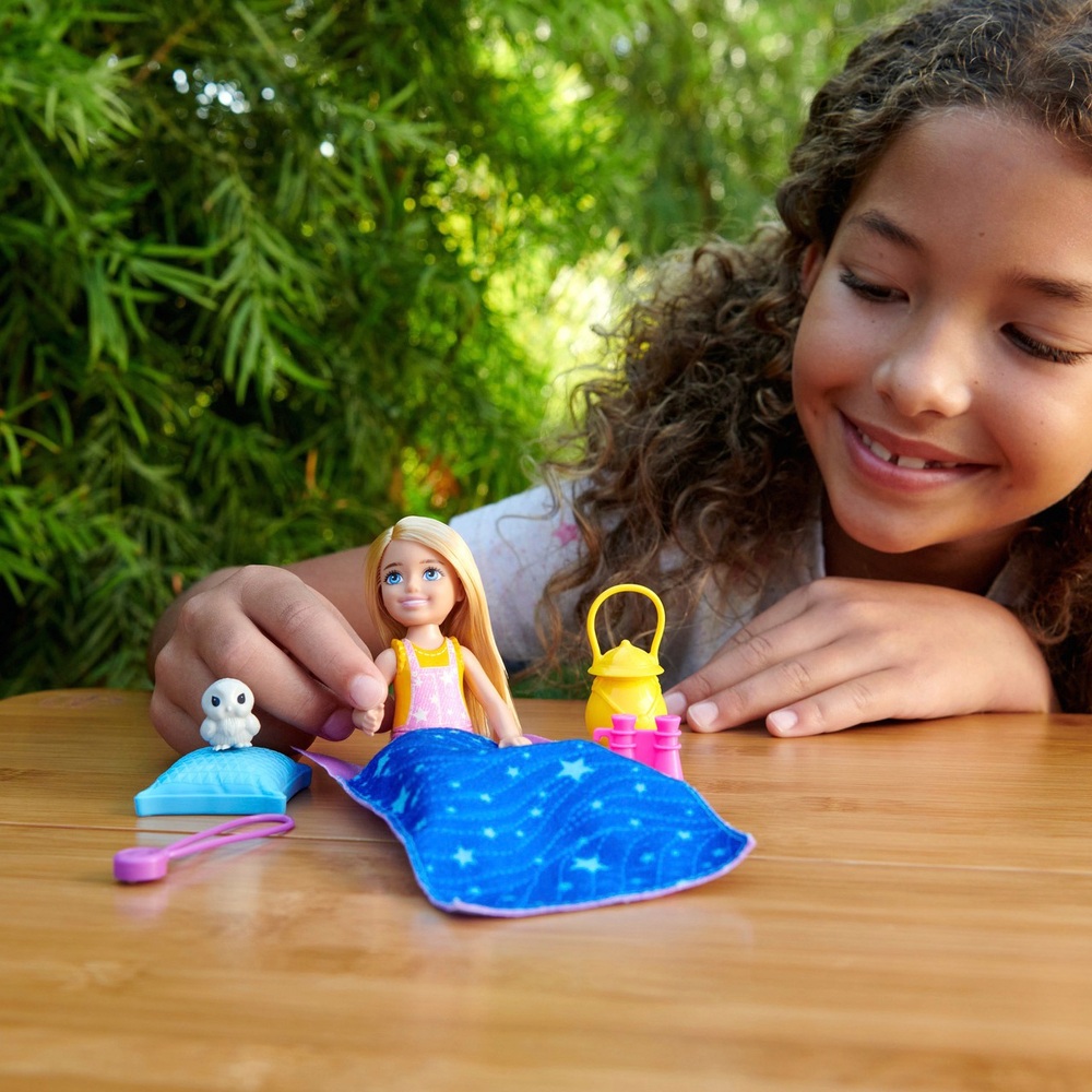 Barbie It Takes Two Chelsea Camping Puppe