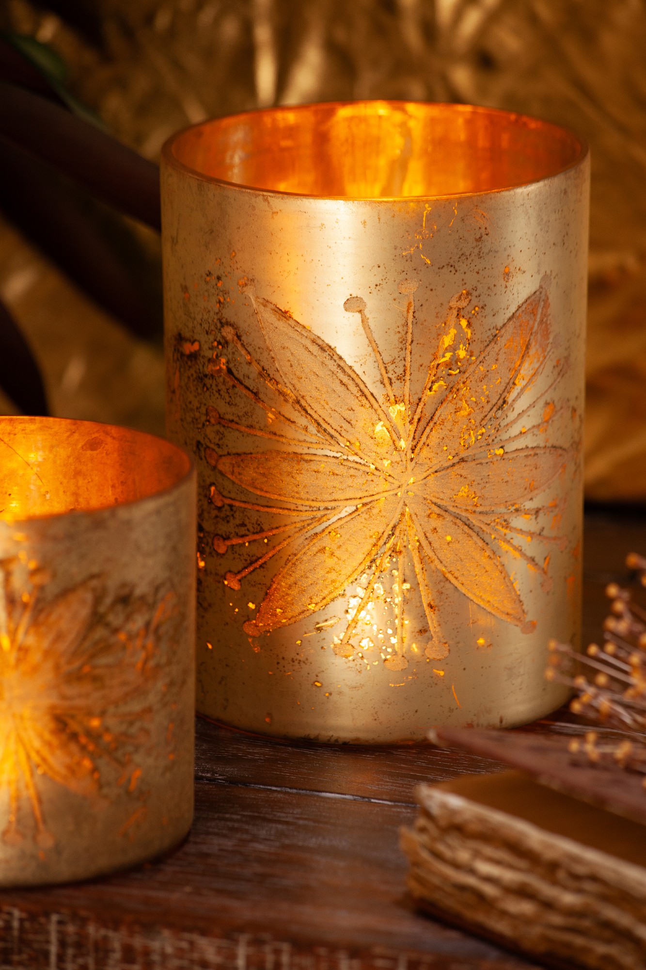 Windlicht 'Blume', antik gold, Ø 15 cm, H 20 cm von fischer's lagerhaus