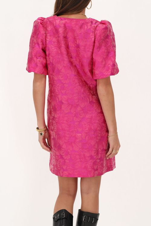 Roze jacquard jurk met pofmouwen