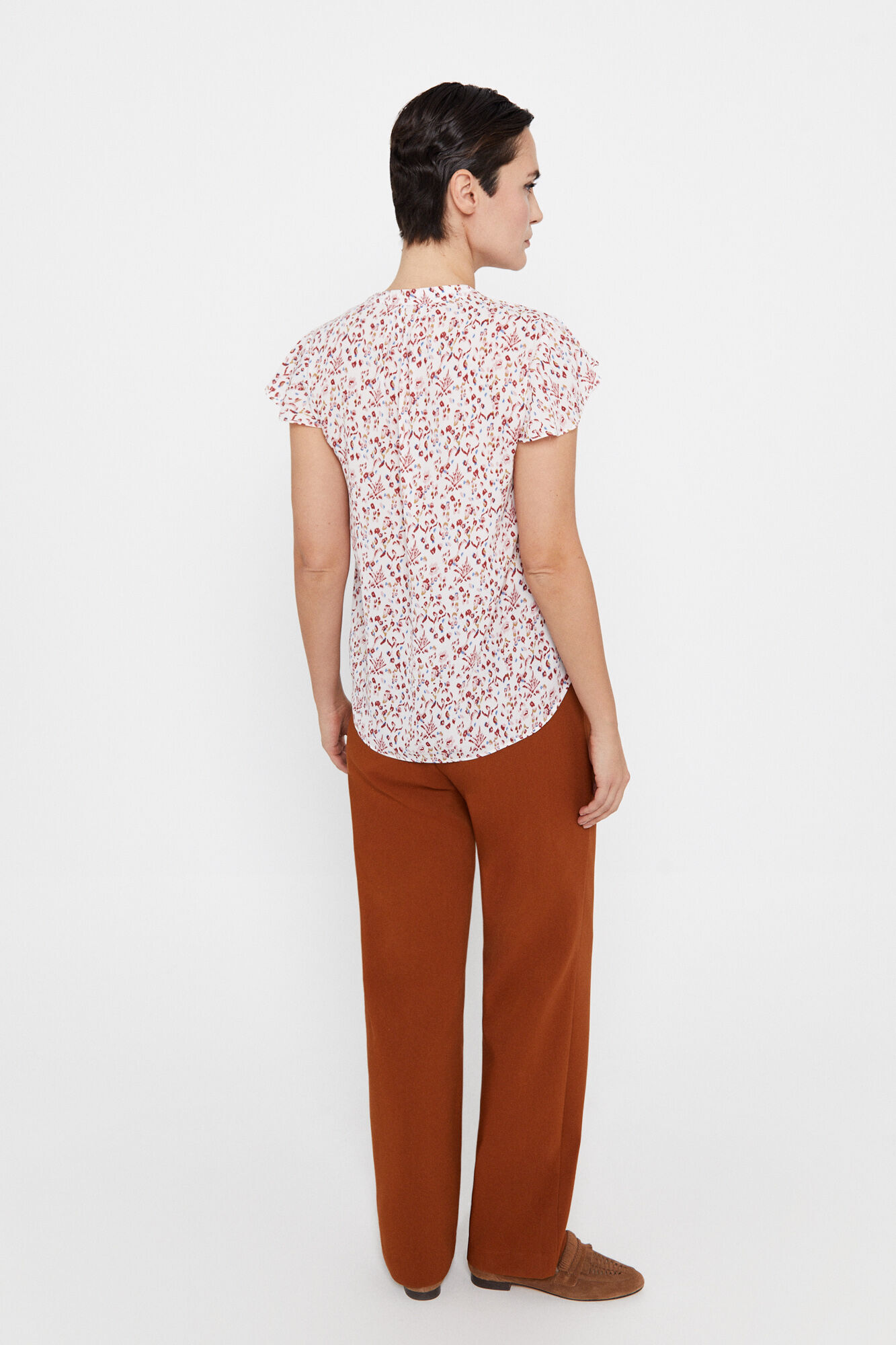 Blusa com mangas franzidas - Estampa cinza