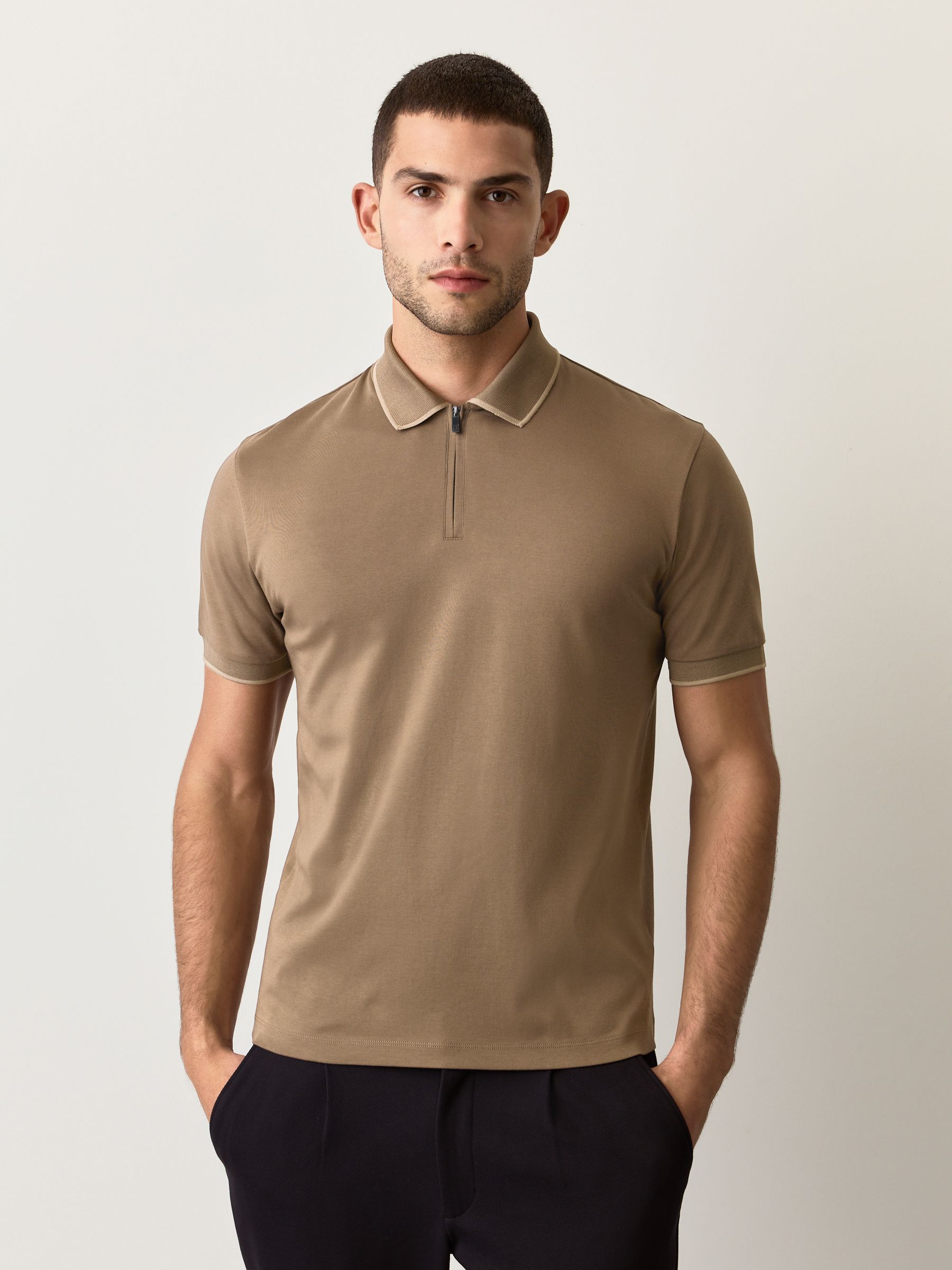 Bruin - Regular fit poloshirt met korte mouwen en contrasterende randen