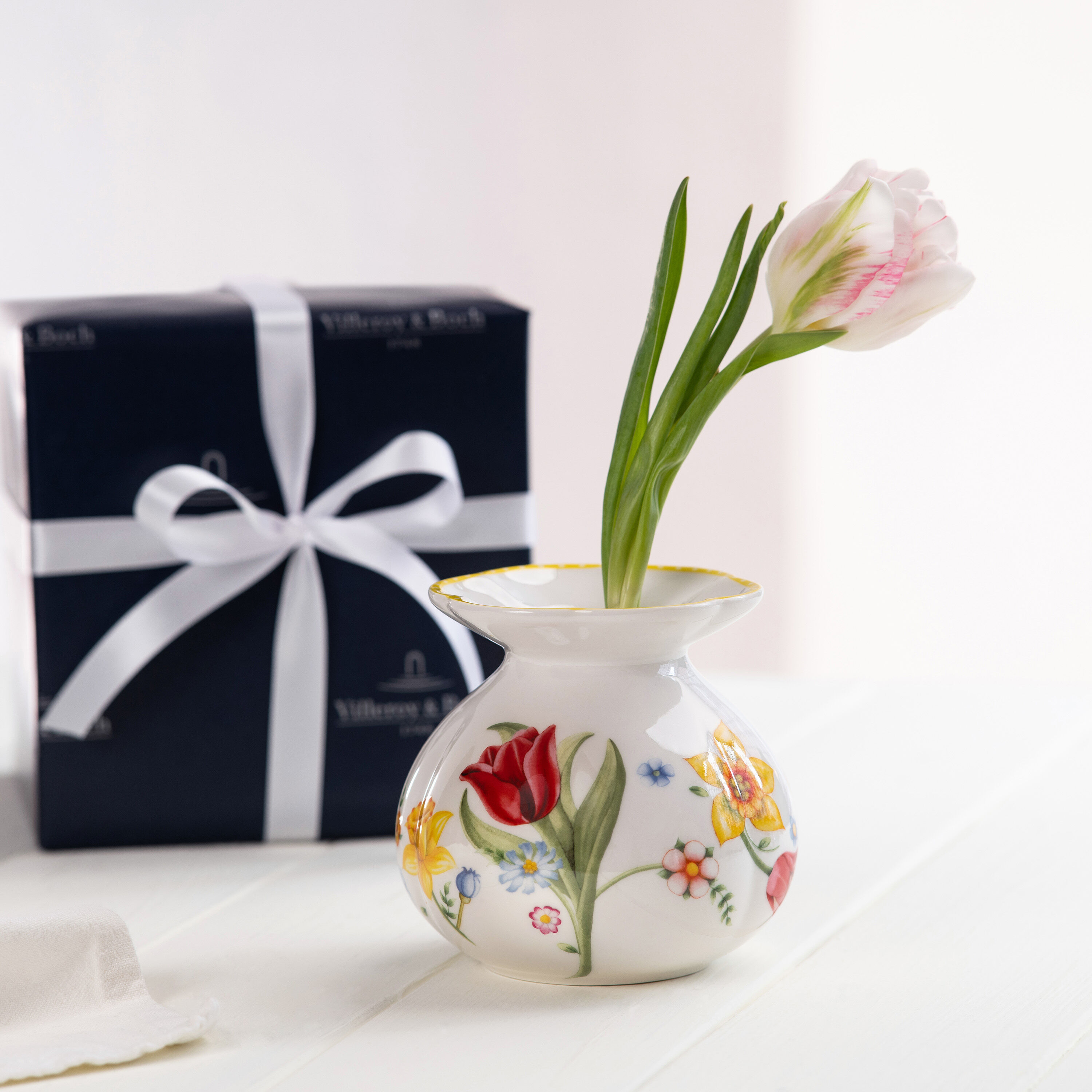 Spring Awakening Vase Yellow, 4.5'' x 4.3'' x 4.2'', Premium Porcelain