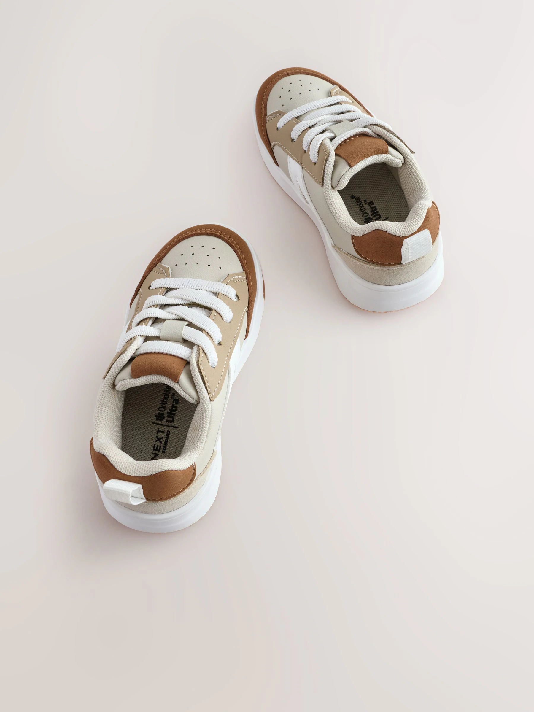 Neutraal - Elastische sportschoenen