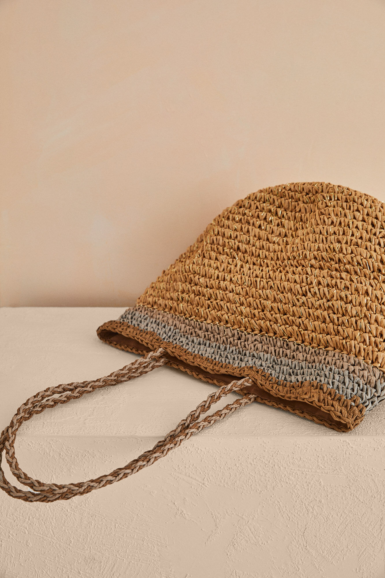 Bolsa de praia média em ráfia - cor nude