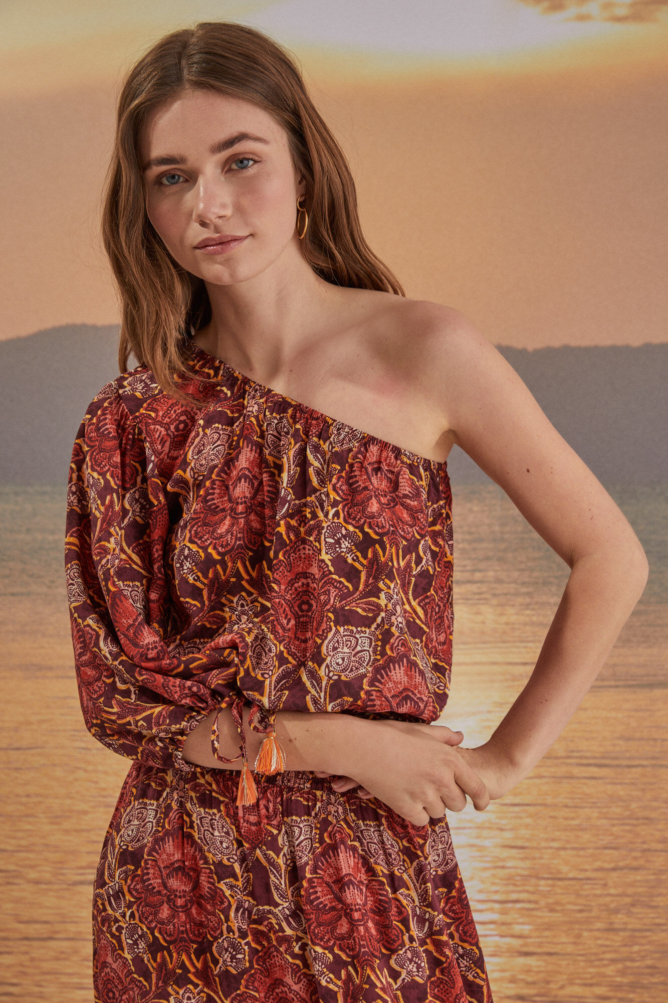 Top estampado assimétrico - estampa
