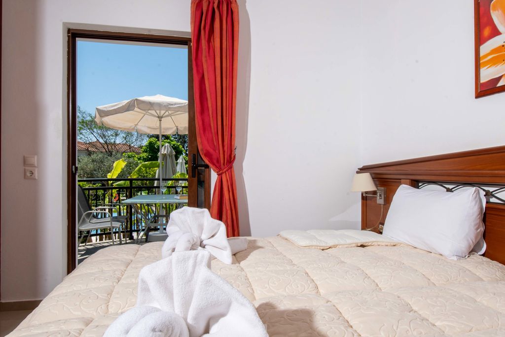 Fly & Go Kaloni Village Logies en ontbijt - Aparthotel