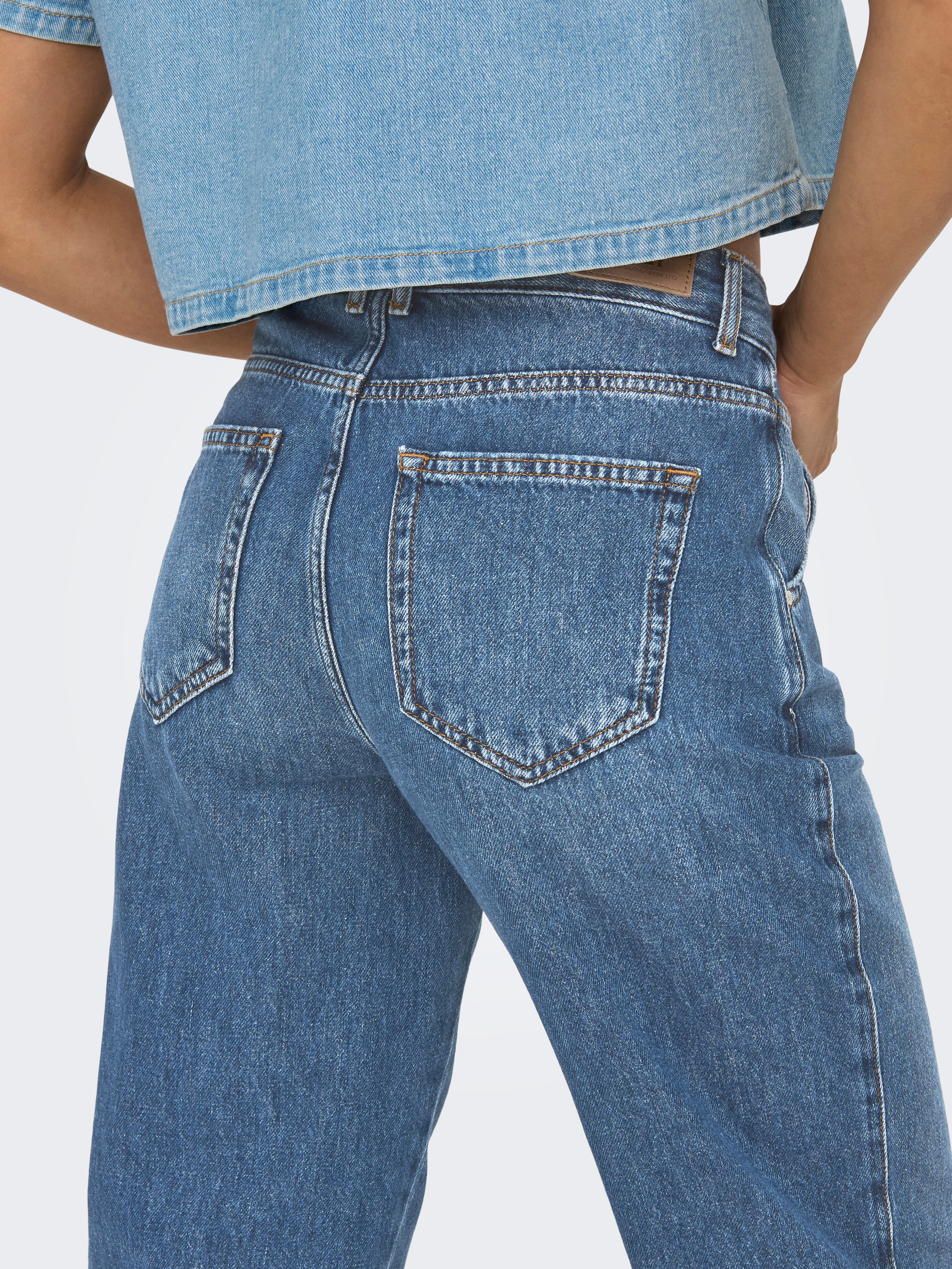 ONLTROY Hohe Taille Karotte Jeans Medium Blue Denim