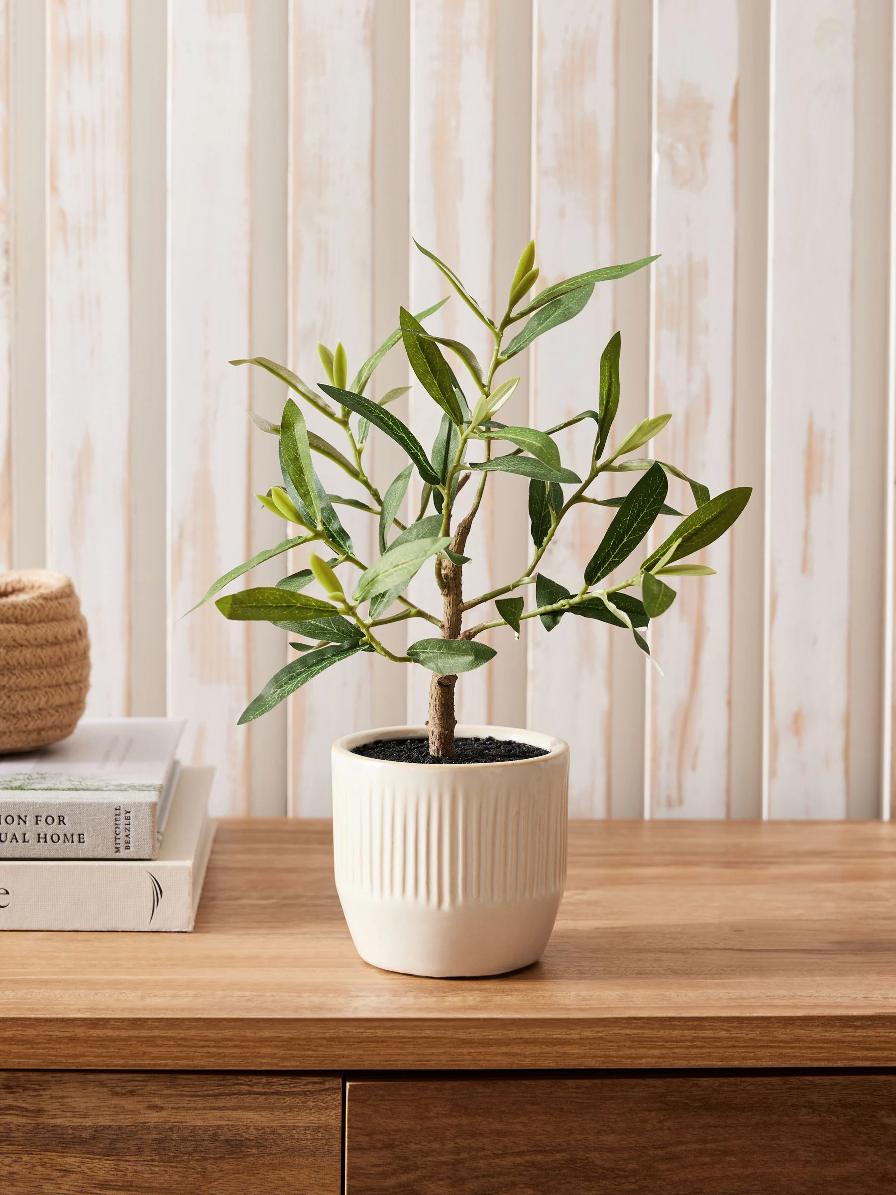 Kunstmatige mini-olijfboom in geribbelde keramische pot
