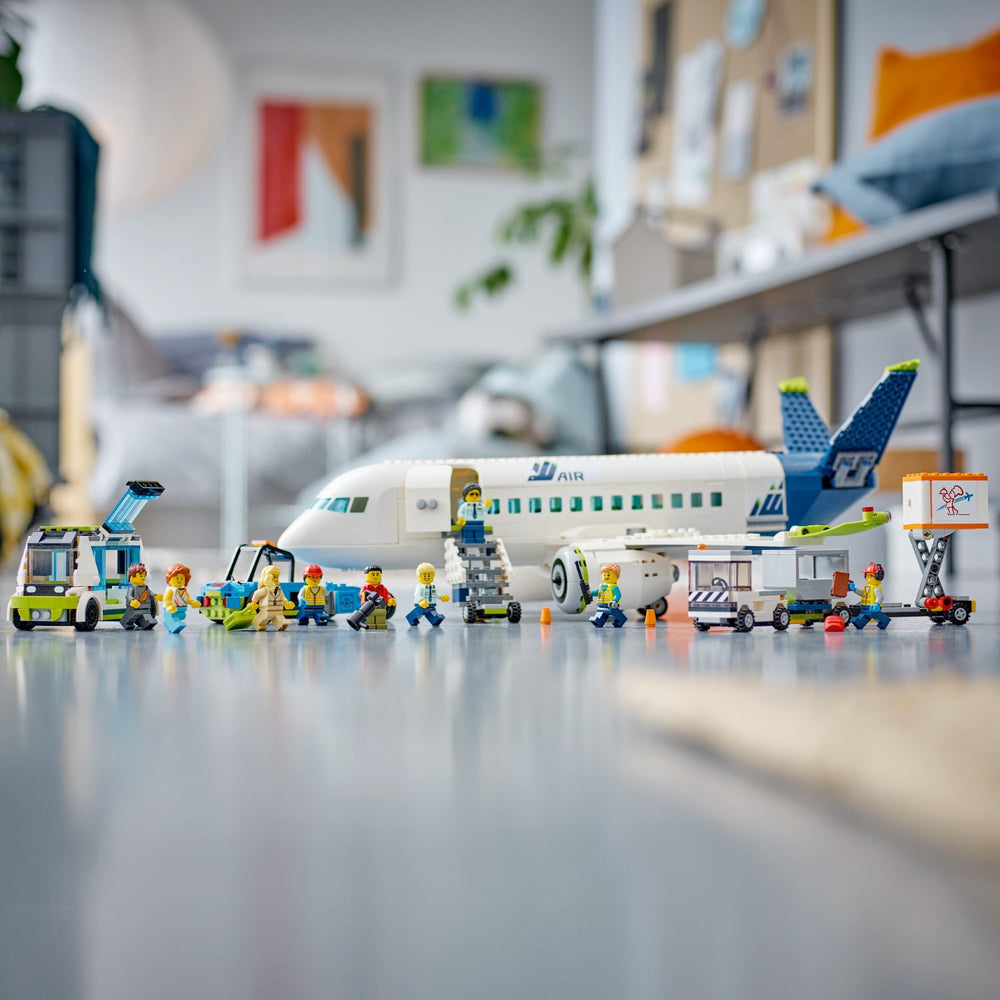 Køb LEGO® City Passagerfly