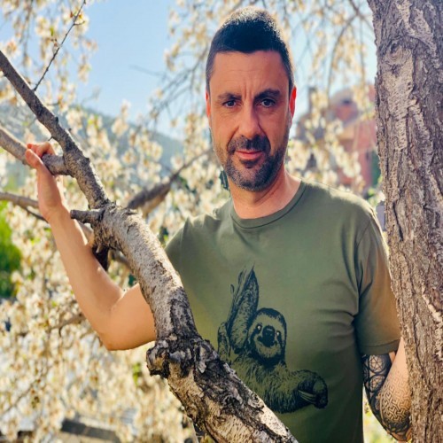 Camiseta masculina verde folgada