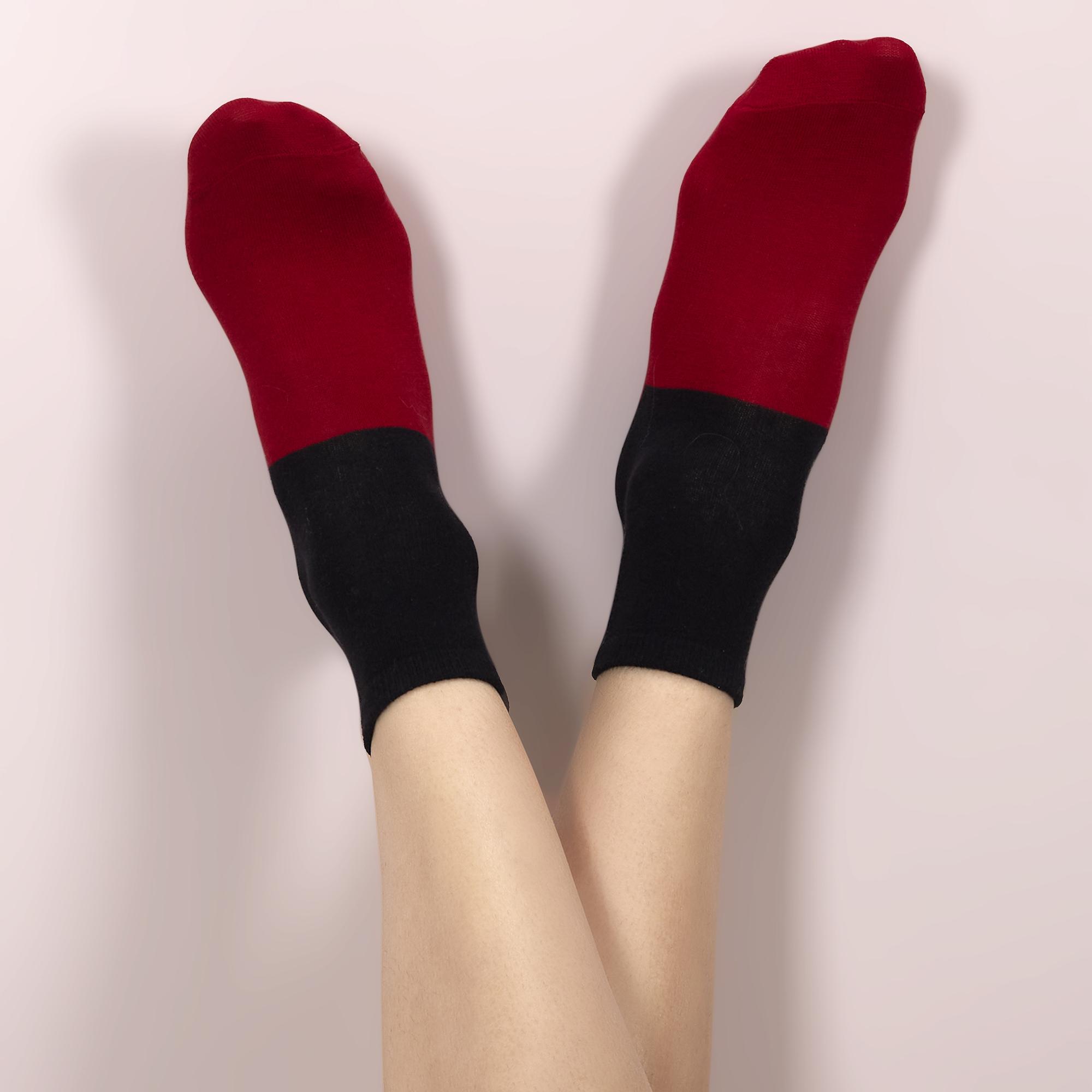 PAIRE DE CHAUSSETTES