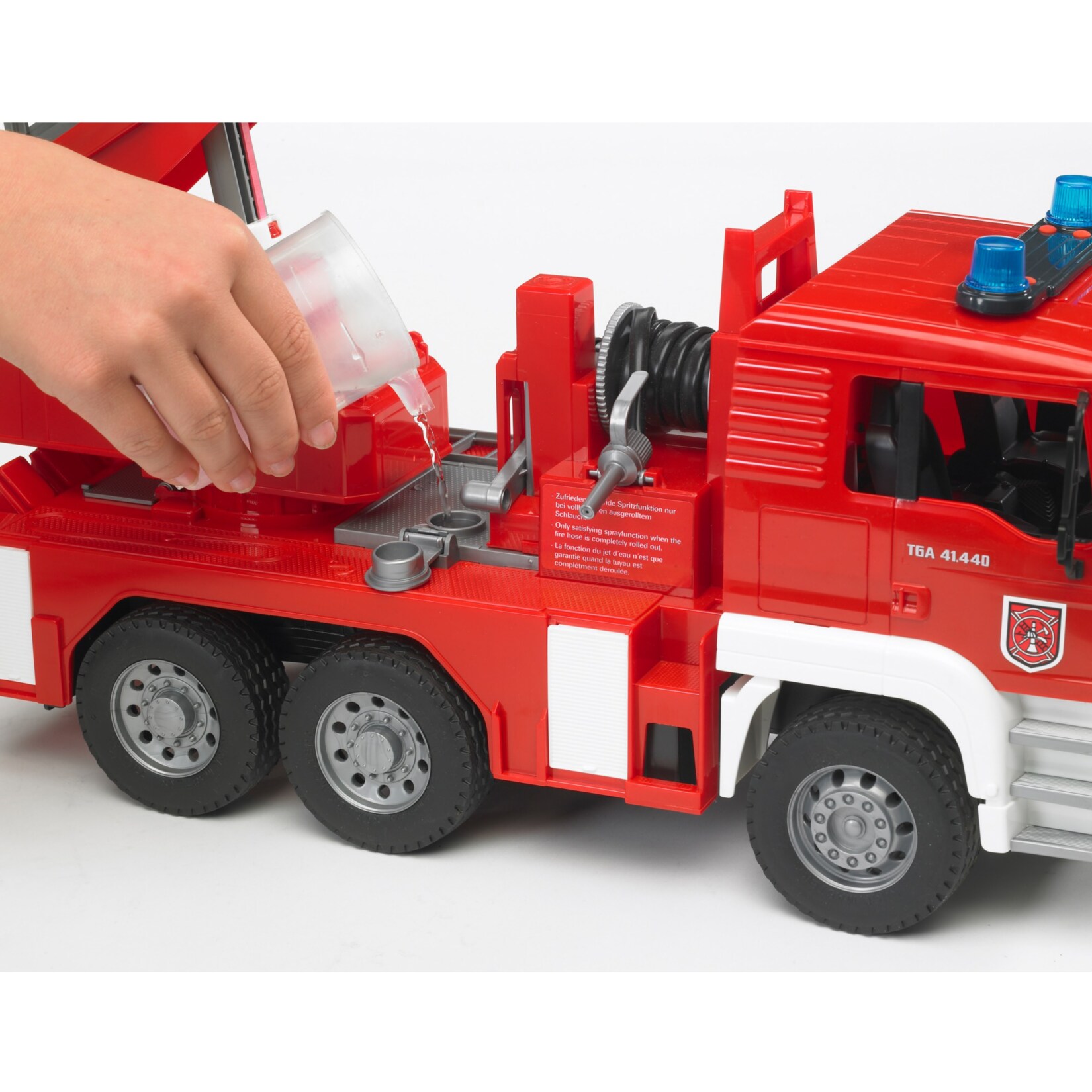 bruder Modellfahrzeug MAN TGA Feuerwehr mit Drehleiter