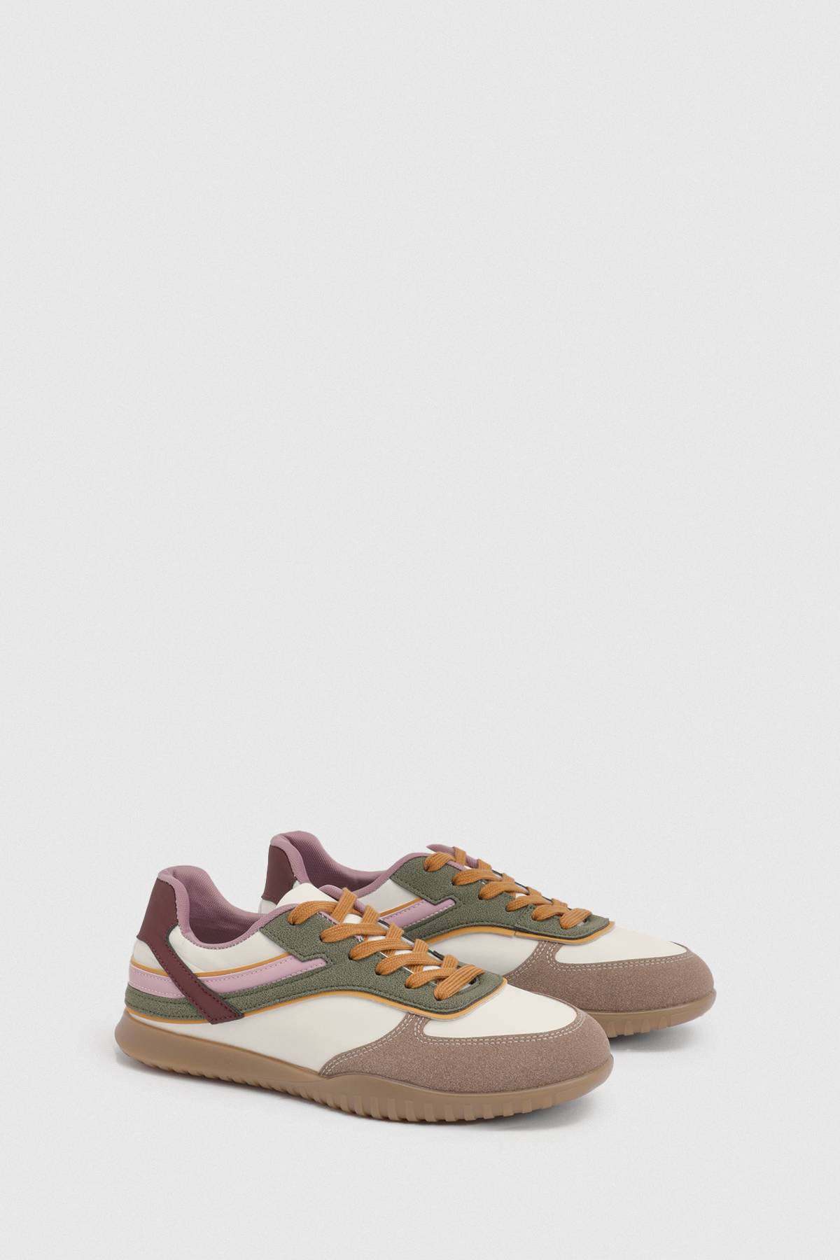 Oasis Baskets Shardie En Synthétique Contrasté À Lacets