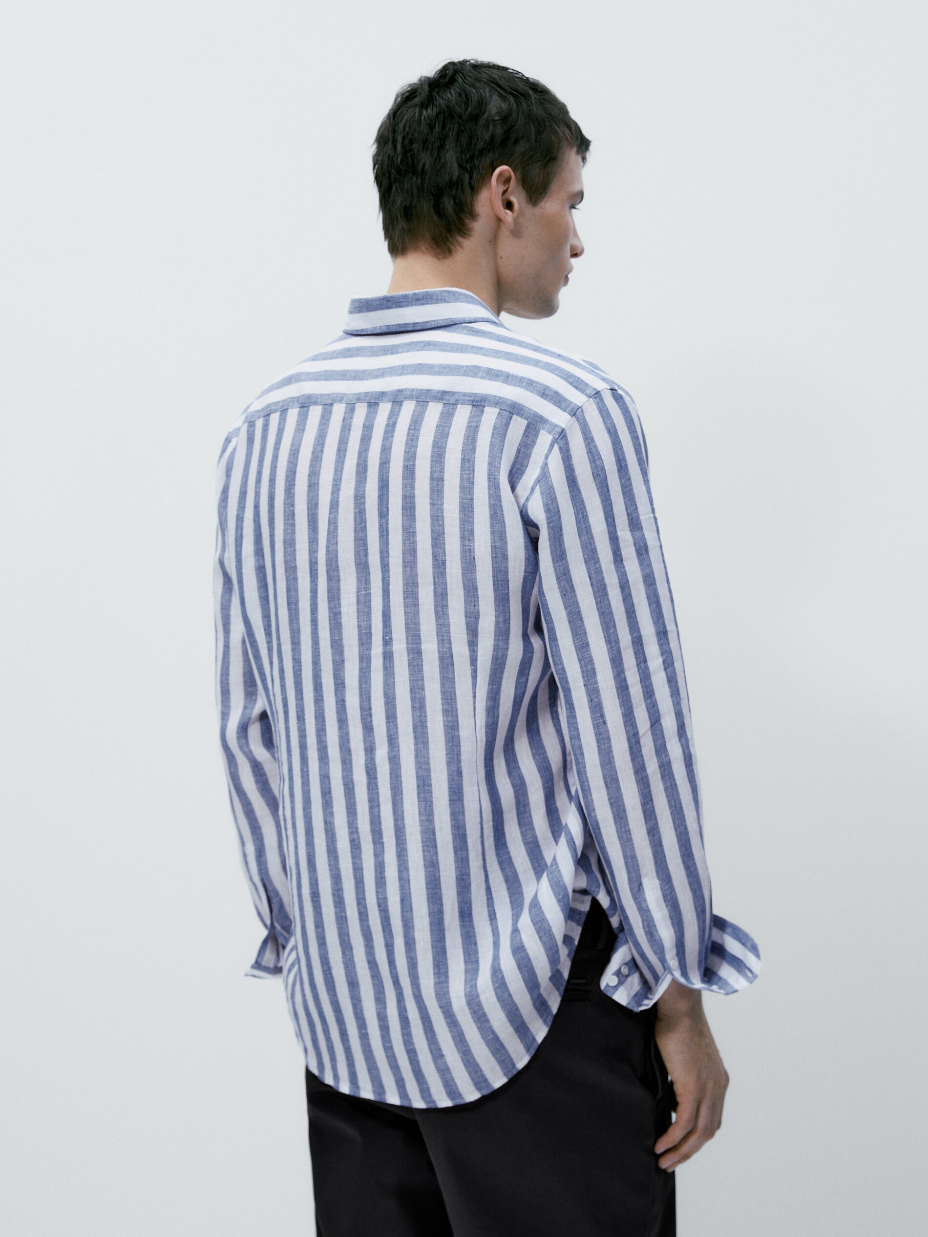 Camisa listrada larga 100% linho, corte slim - AZUL MARINHO