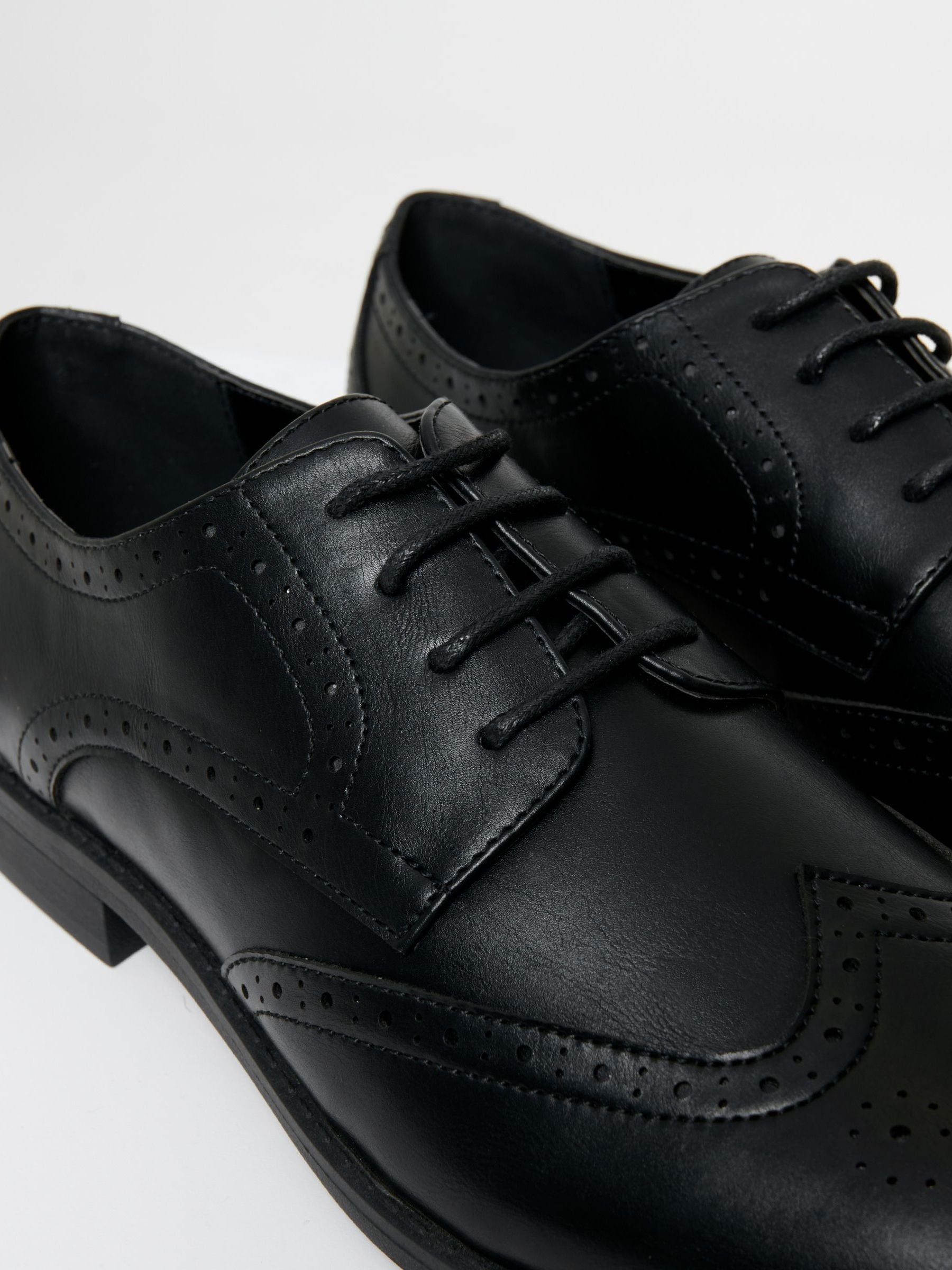 Zwart - Threadbare - Imitatieleren brogues