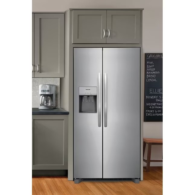 Refrigerador Frigidaire Side-by-Side de 25,6 pés cúbicos com máquina de gelo (aço inoxidável resistente a impressões digitais) ENERGY STAR