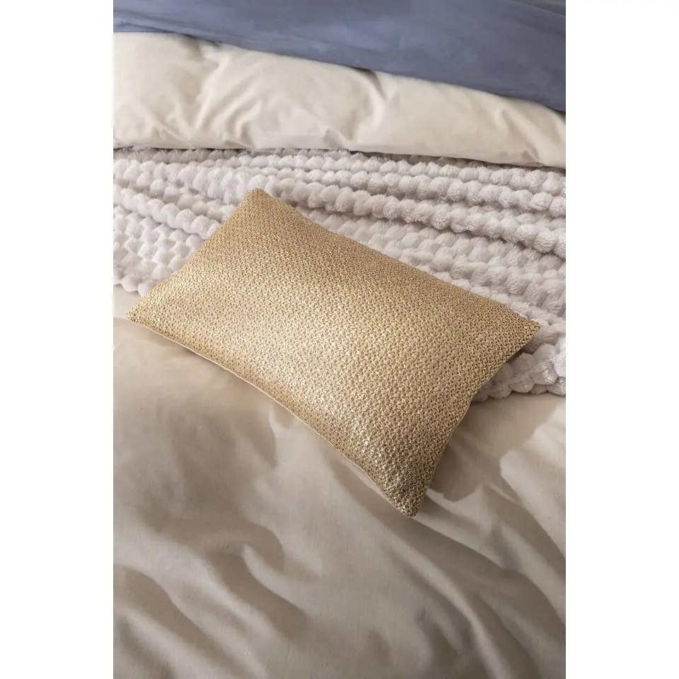Sierkussen Yasmin - goud - 30x50 cm