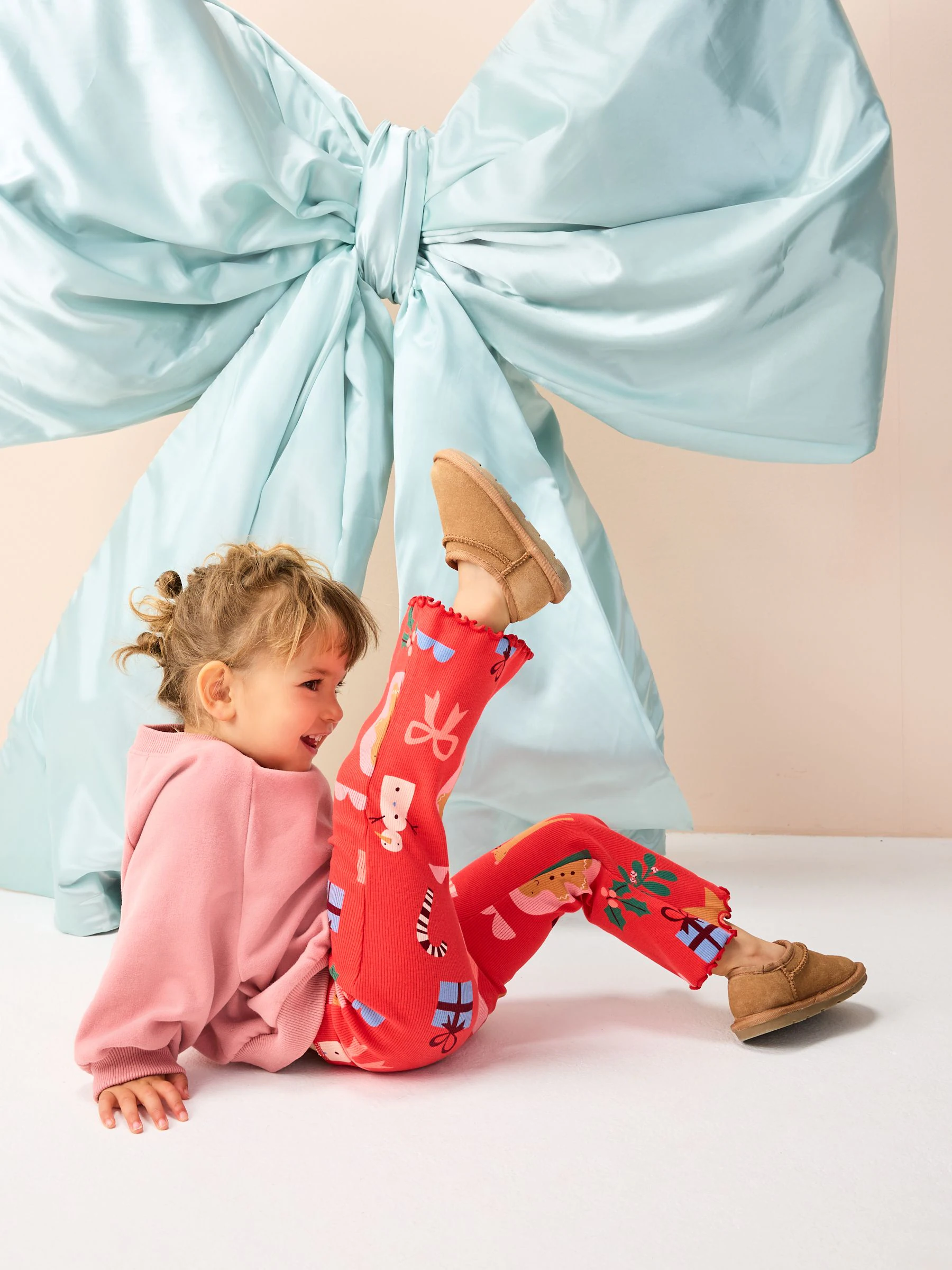 Rode kerstman - Geribbelde legging met uitlopende pijpen (3mnd-7jr)