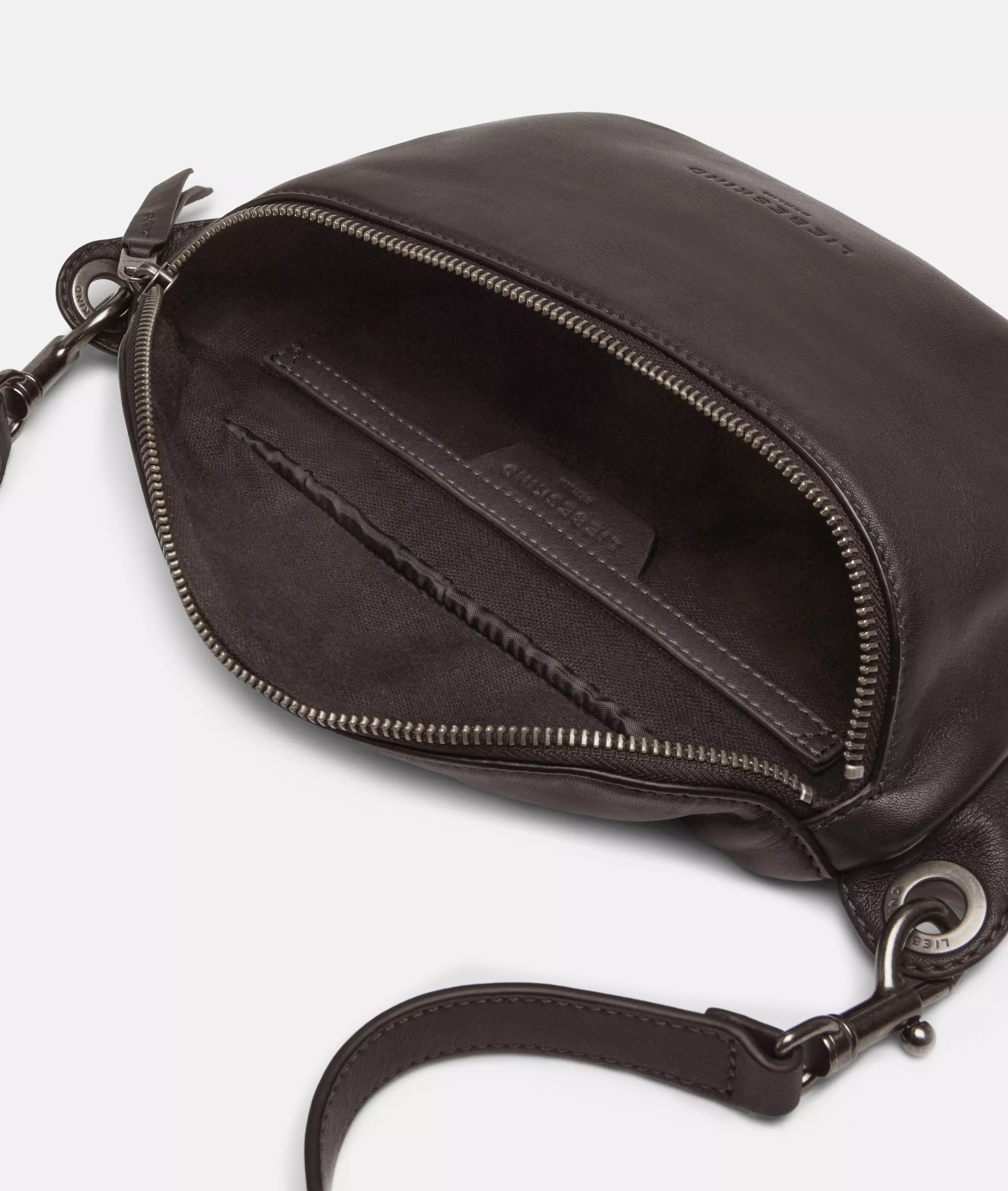 Tavia shoulder bag M Spacious belt bag made from sheepskin