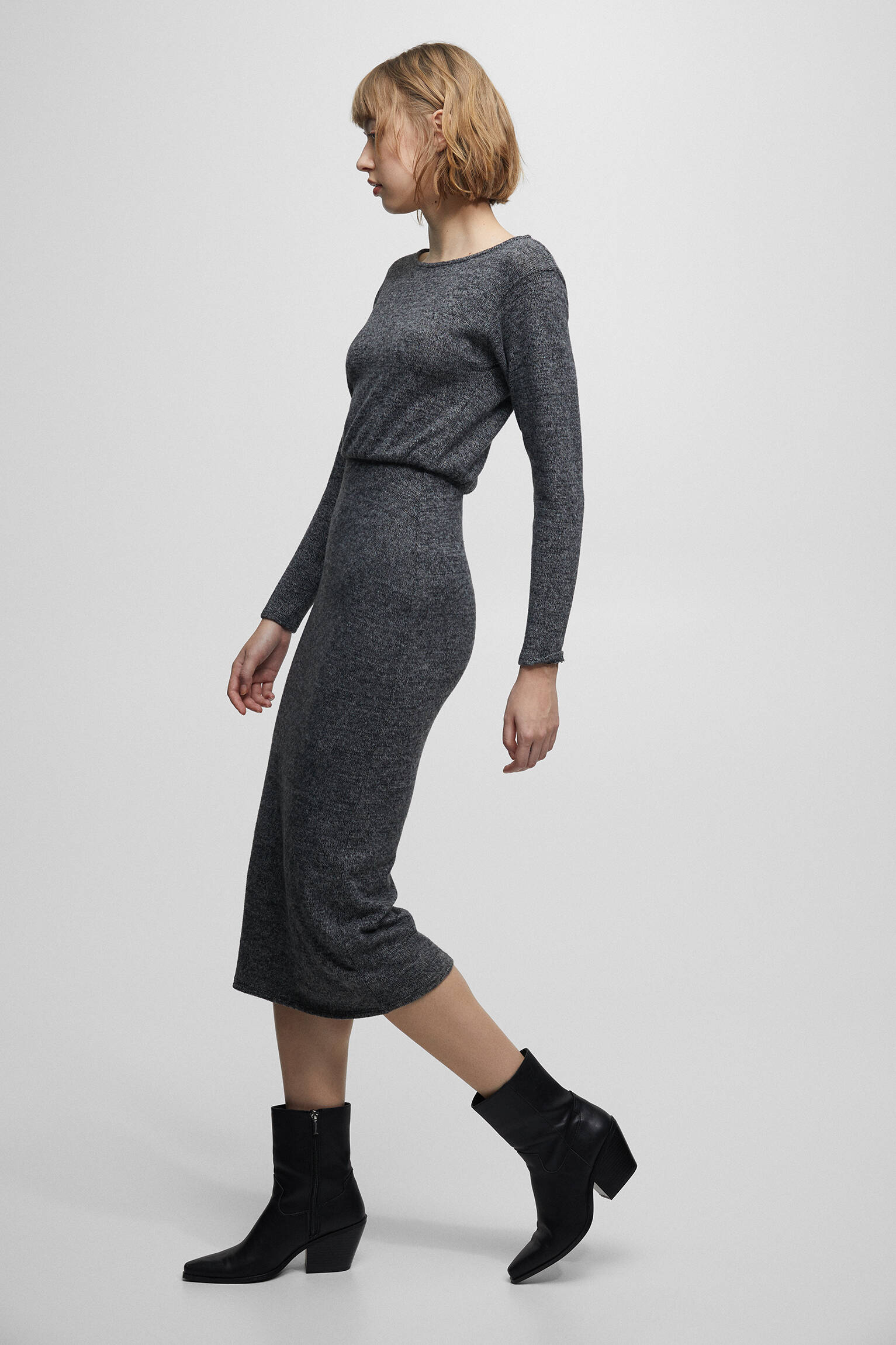 VESTIDO MIDI DE MALHA MACIA - CINZA