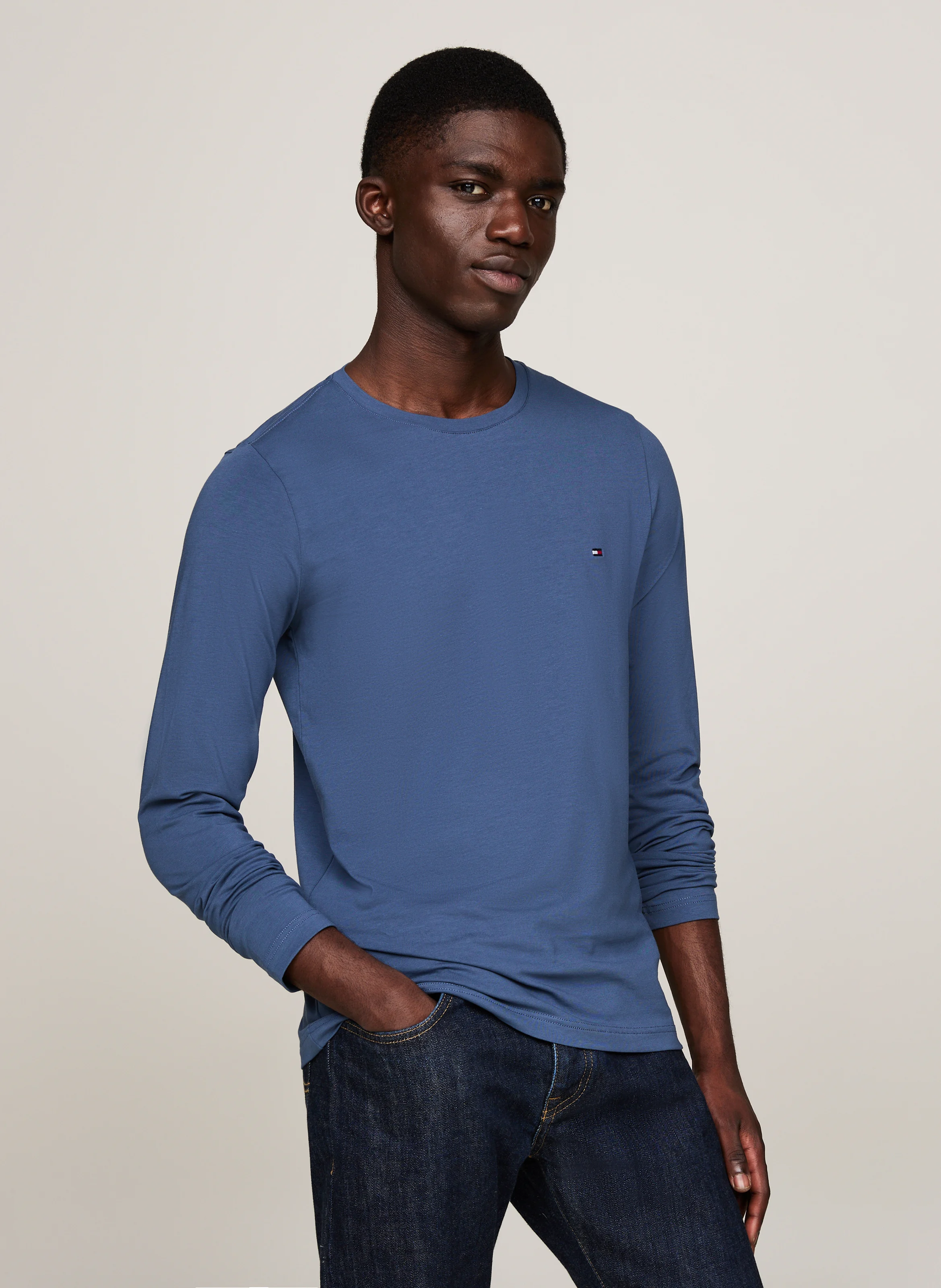 Tee-shirt col rond regular-fit brodé en coton bio | Bleu