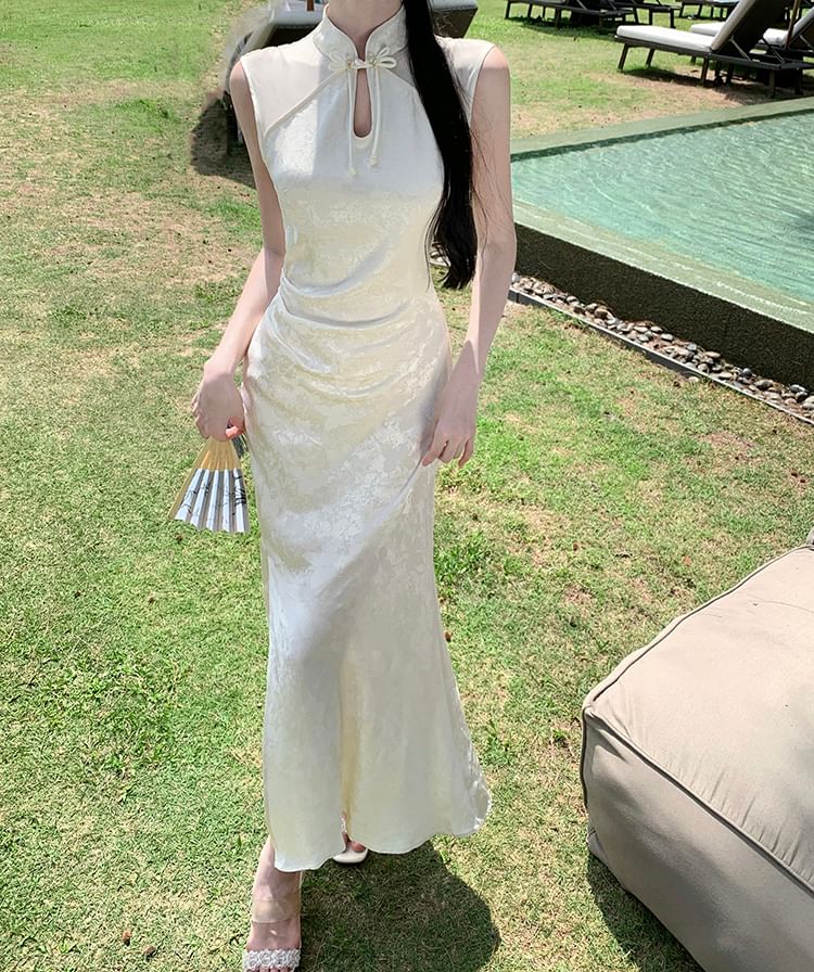 JIYON - Mouwloze jacquard midi Qipao