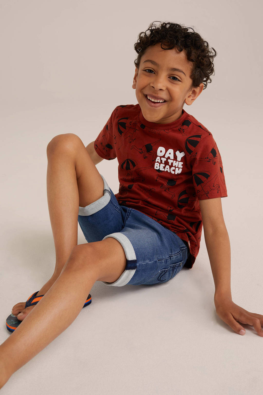 WE Fashion T-shirt met all over print donkerrood