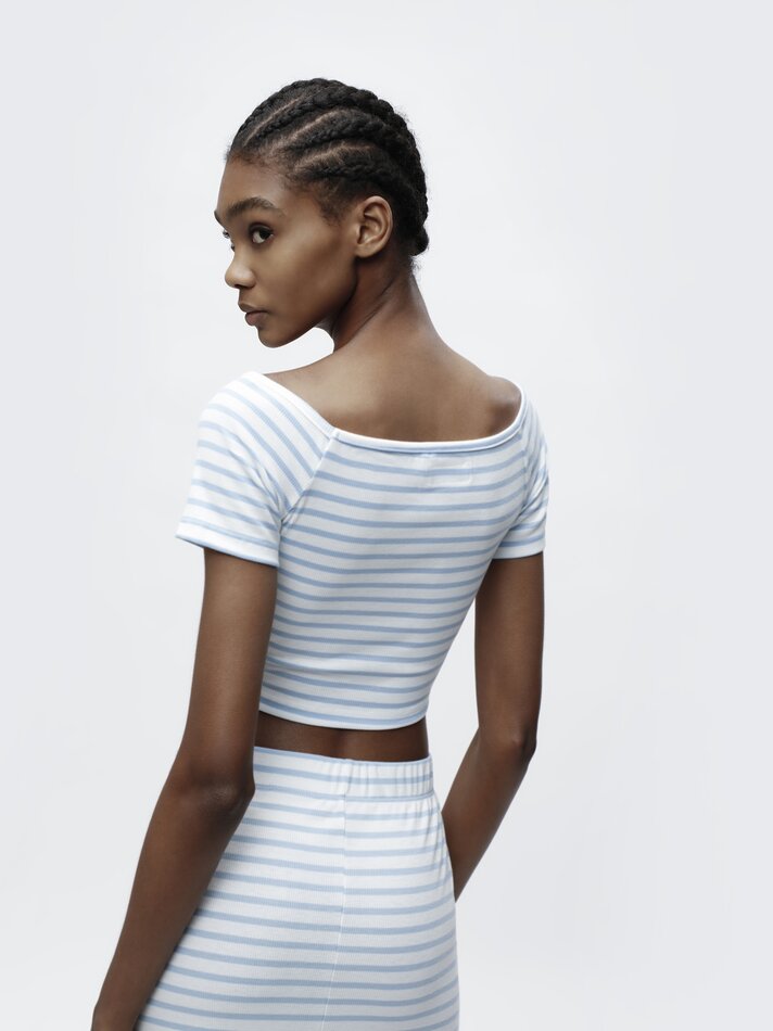 Blusa listrada com ombros à mostra - Branca/turquesa