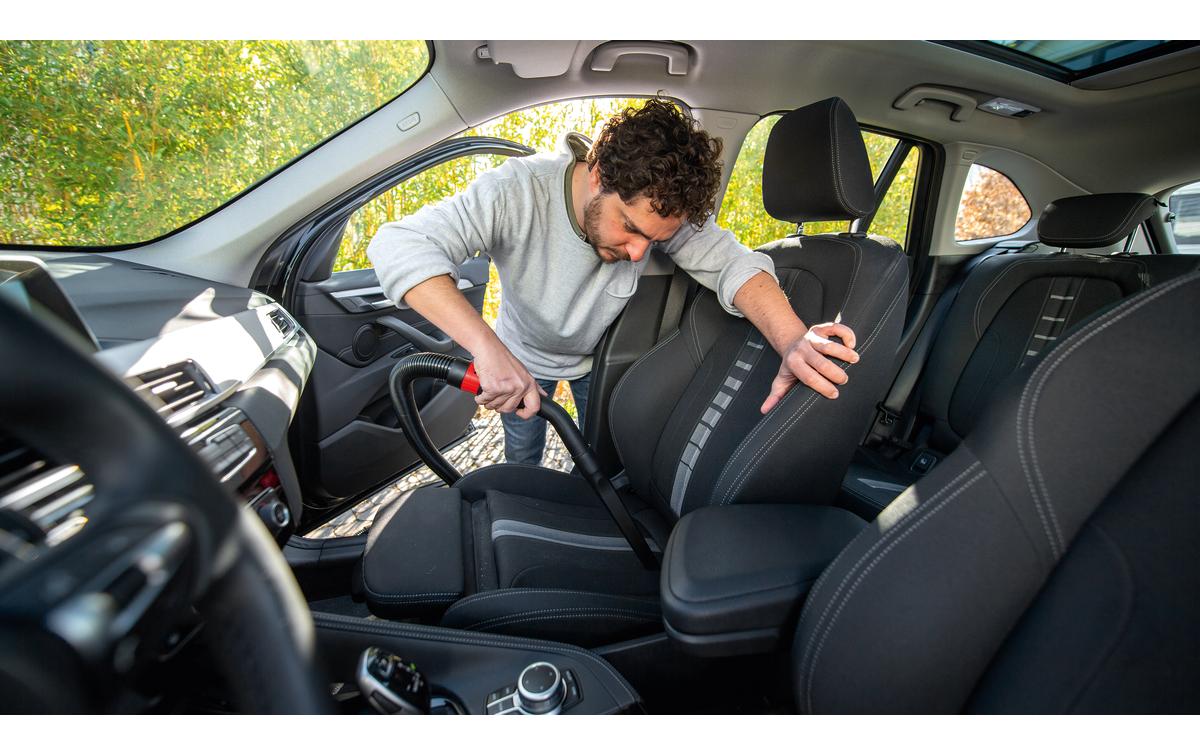 Akku-Handsauger AdvancedVac 18V-8 solo<br>3-in-1-Allroundsauger: Reinigen, Blasen und Staubsaugen im Innen- und Aussenbereich